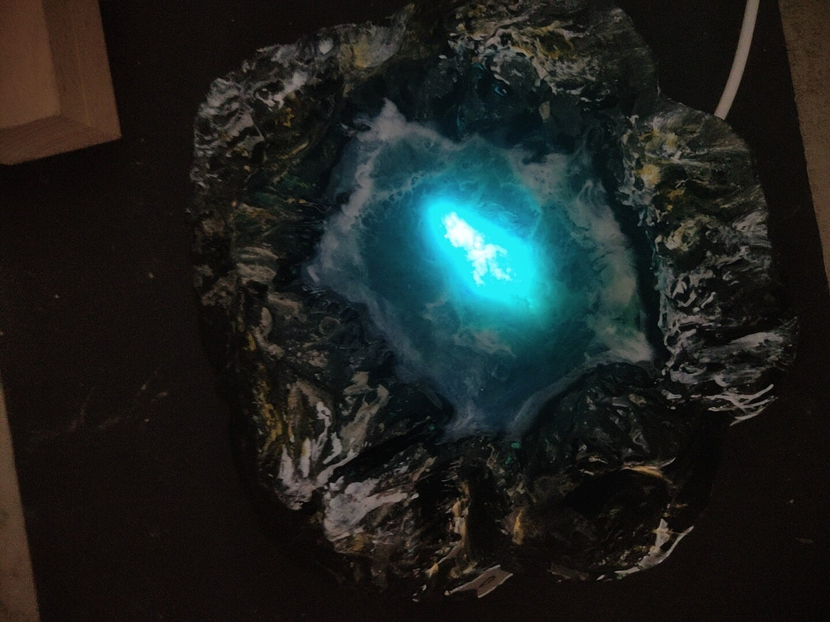 Handmade Mountain Landscape Resin LED Diorama Lamp