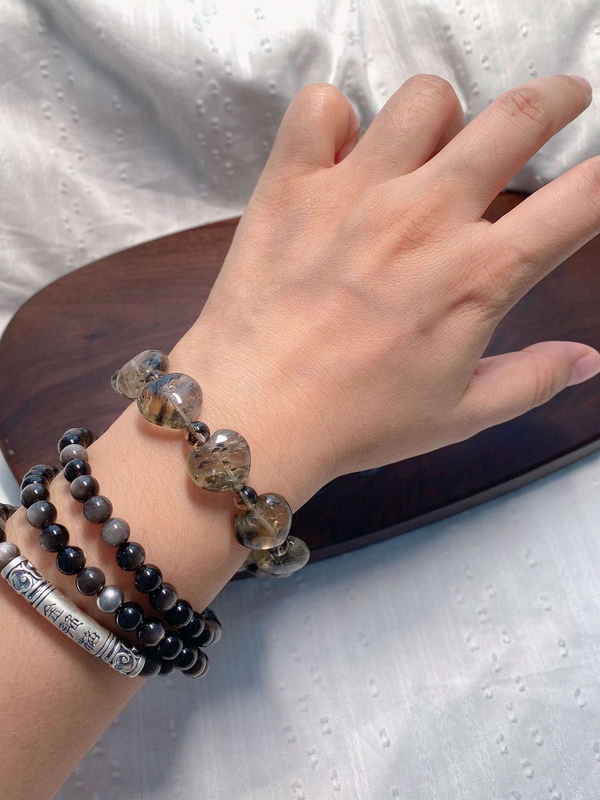 Black Feather Aurora Heart Beaded Bracelet