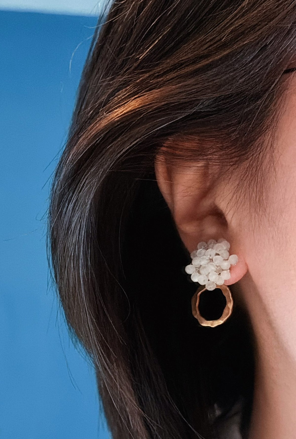 Boucles d'oreilles en perles de pierre naturelle et laiton martelé