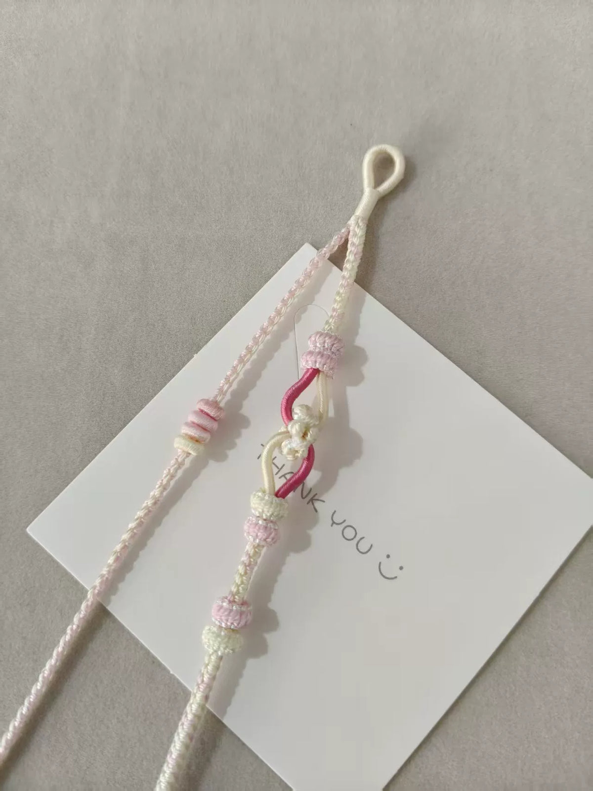 手編み ピンクとホワイトのツートンブレスレット