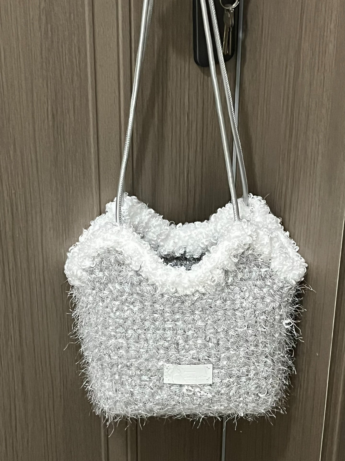 Sac à épaule ouvert en corde duveteuse argentée