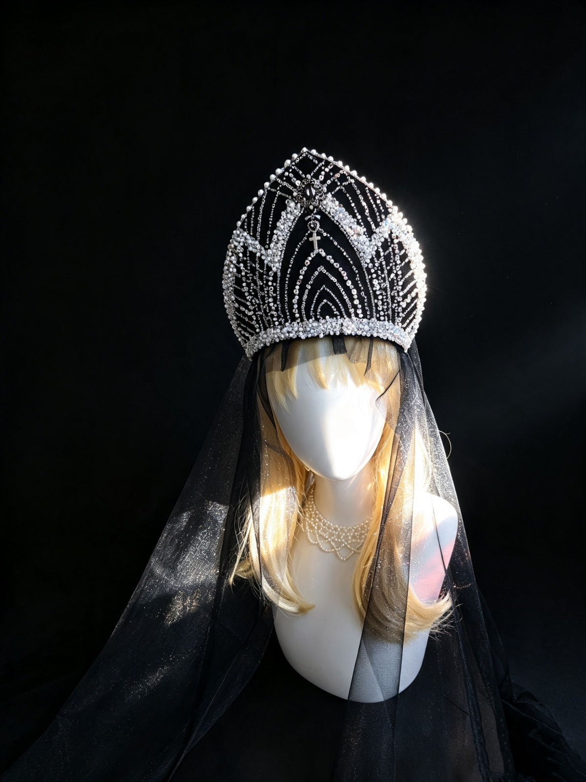 Couronne Lolita noire à filigrane argenté