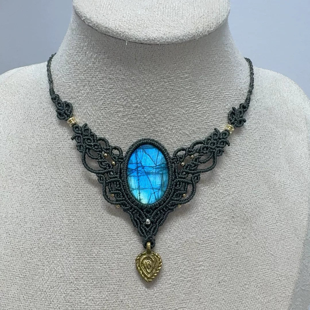 Collana in Macramé con Labradorite Artigianale