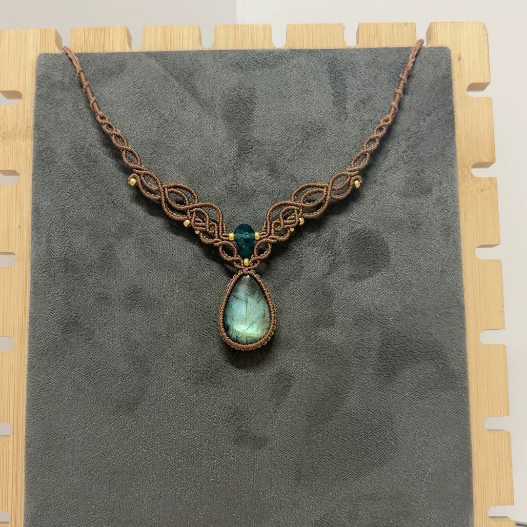 Collana macramè marrone artigianale