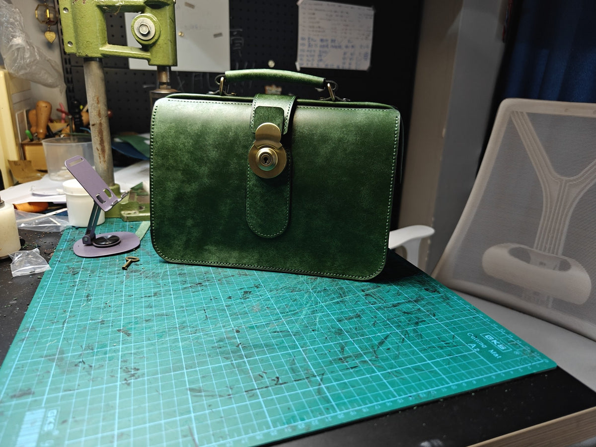 Petit Cartable en Cuir Vert Mat