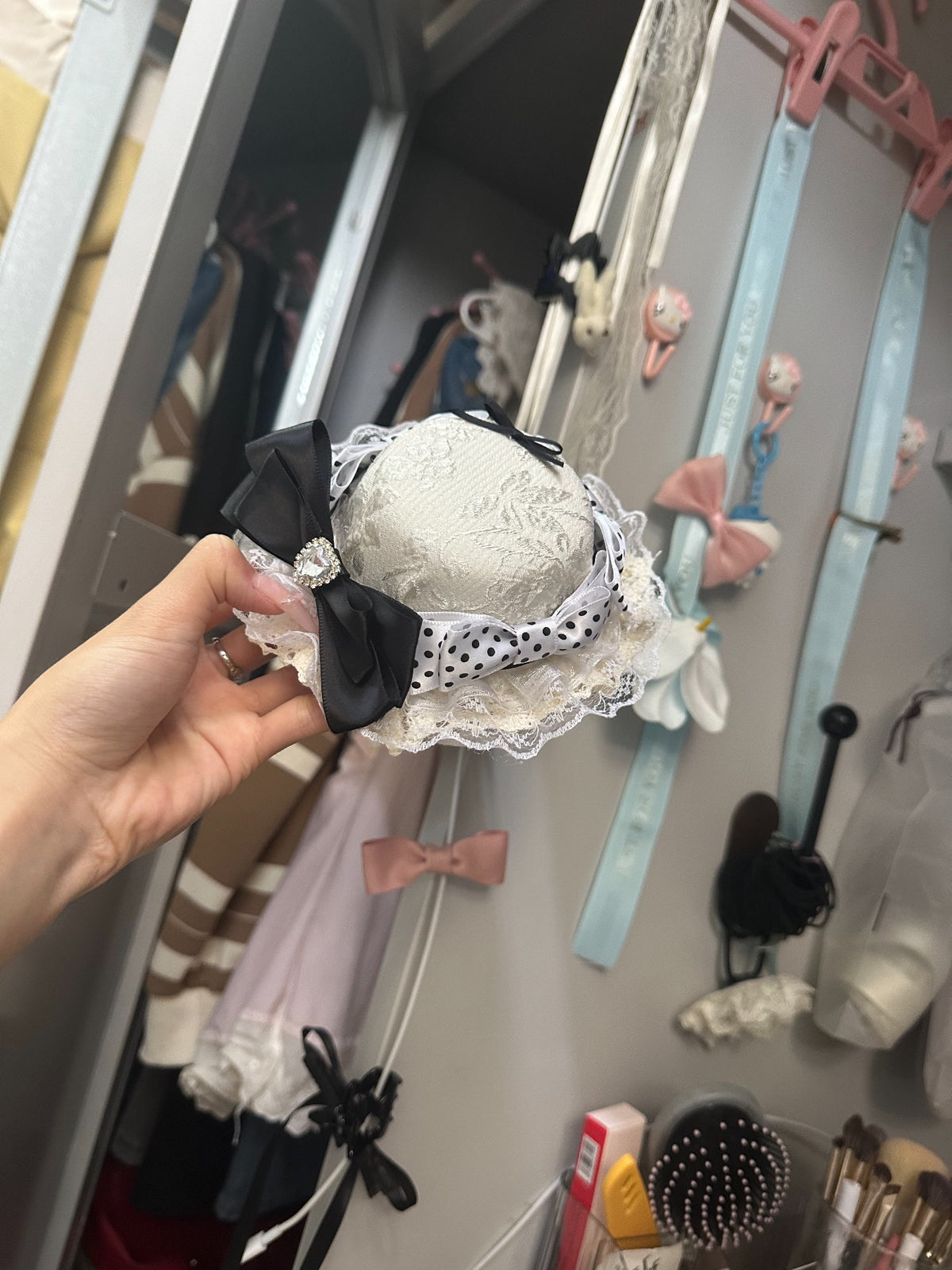 Ivory Lace Miniature Hat Hair Accessory