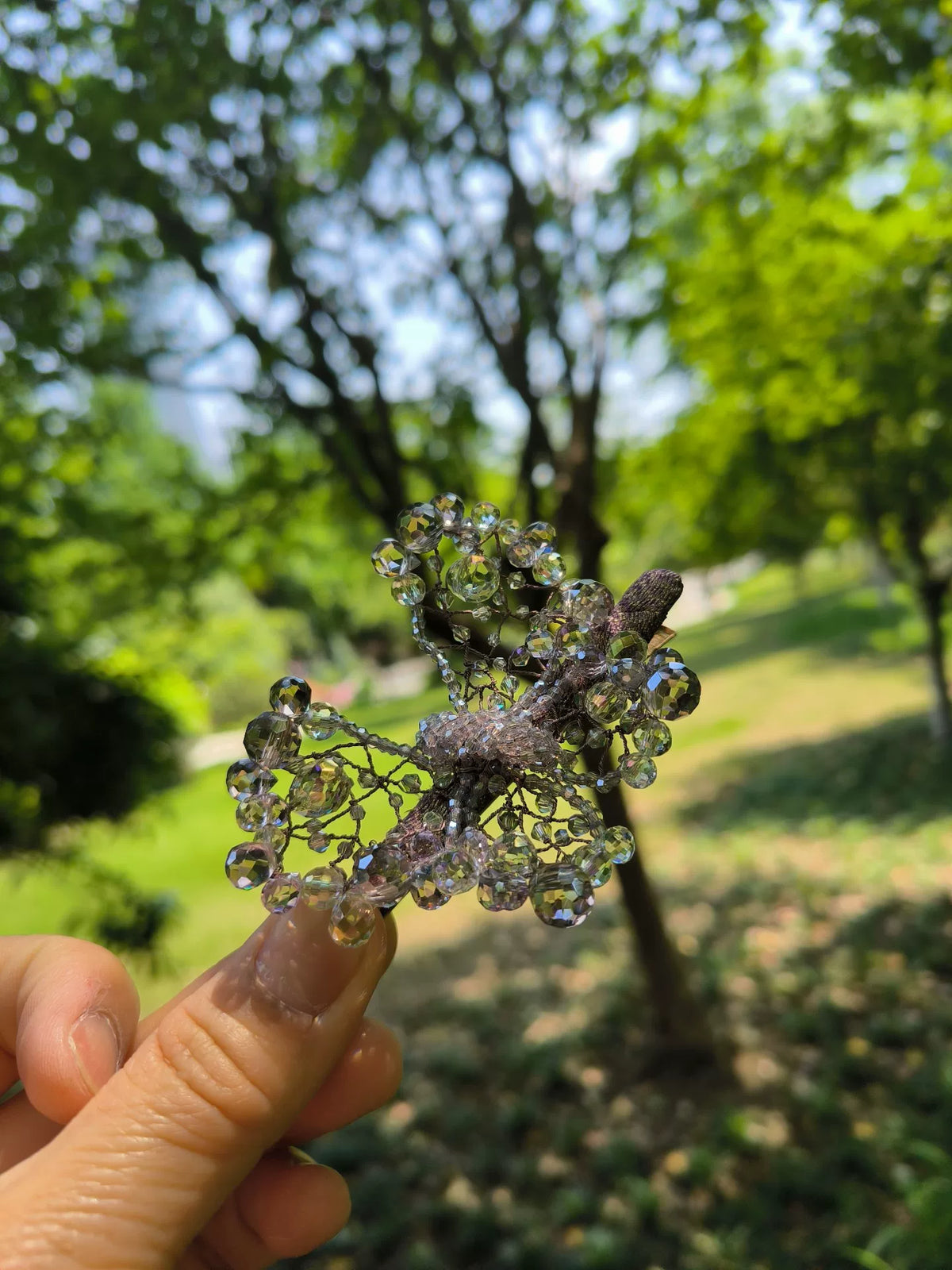 Fermo per capelli a farfalla con cristallo iridescente