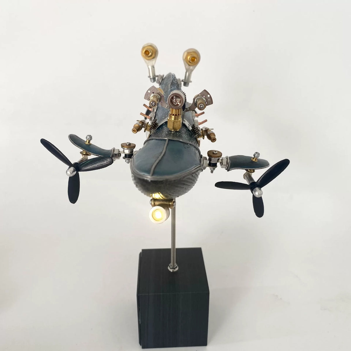 Steampunk Mechanische Walvissculptuur met Digitale Klok