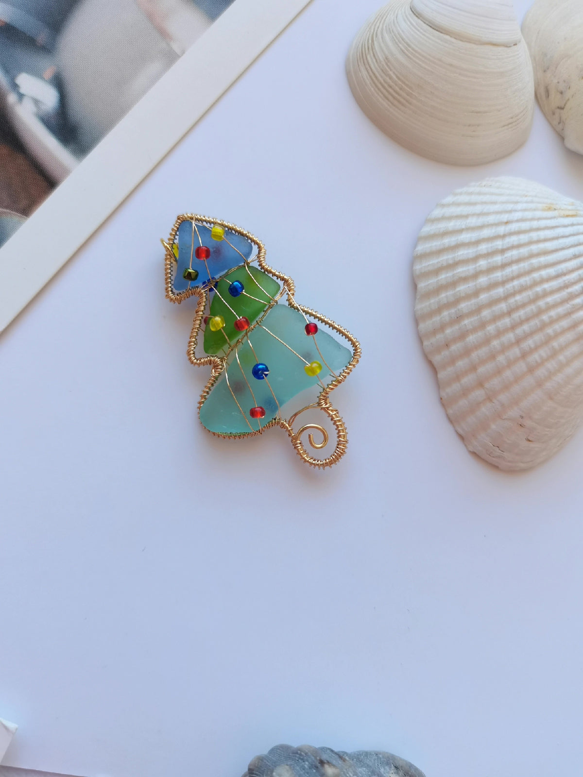Colar com Pendente de Vidro de Mar em Árvore de Natal