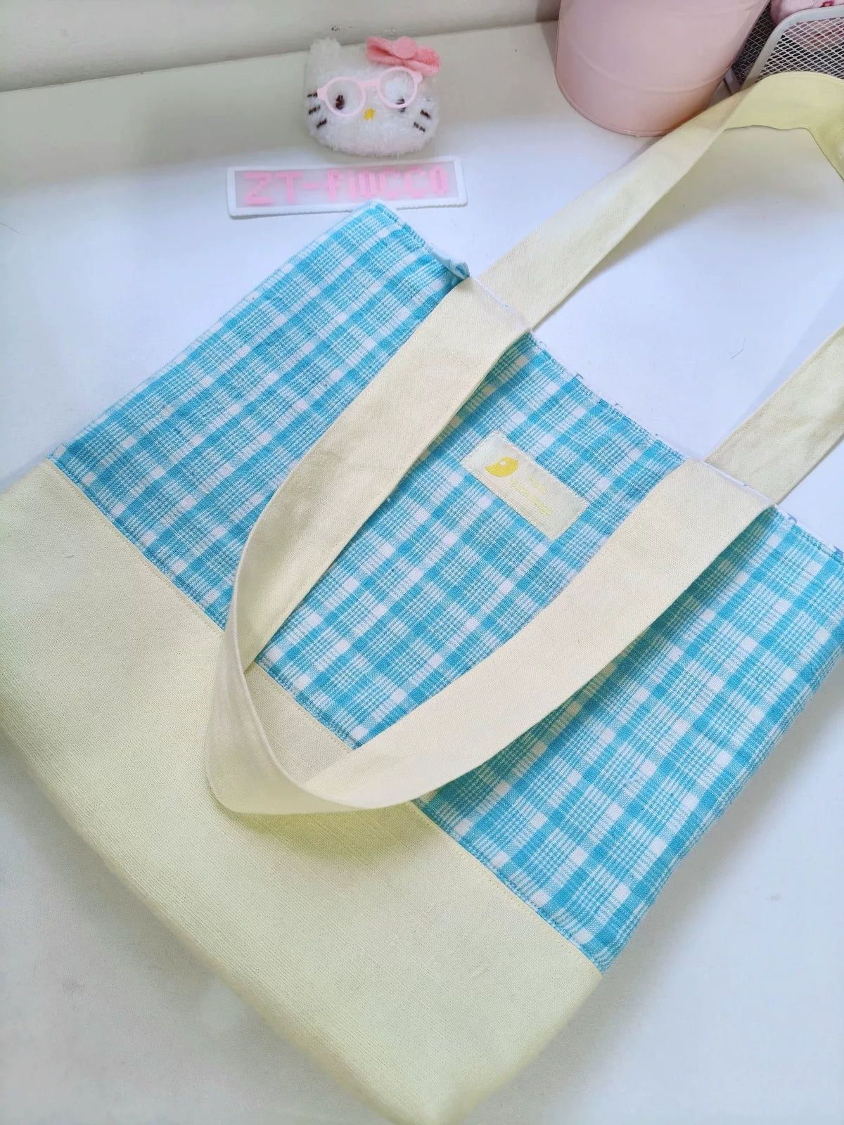 Blau-gelbe Vichy-Karo-Patchwork-Schultertasche