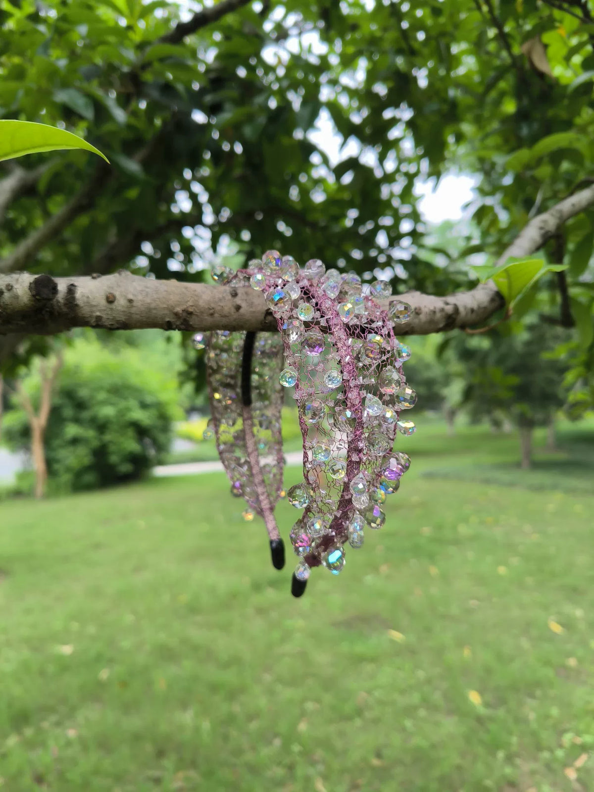 Bandeau en maille de cuivre avec perles de cristal