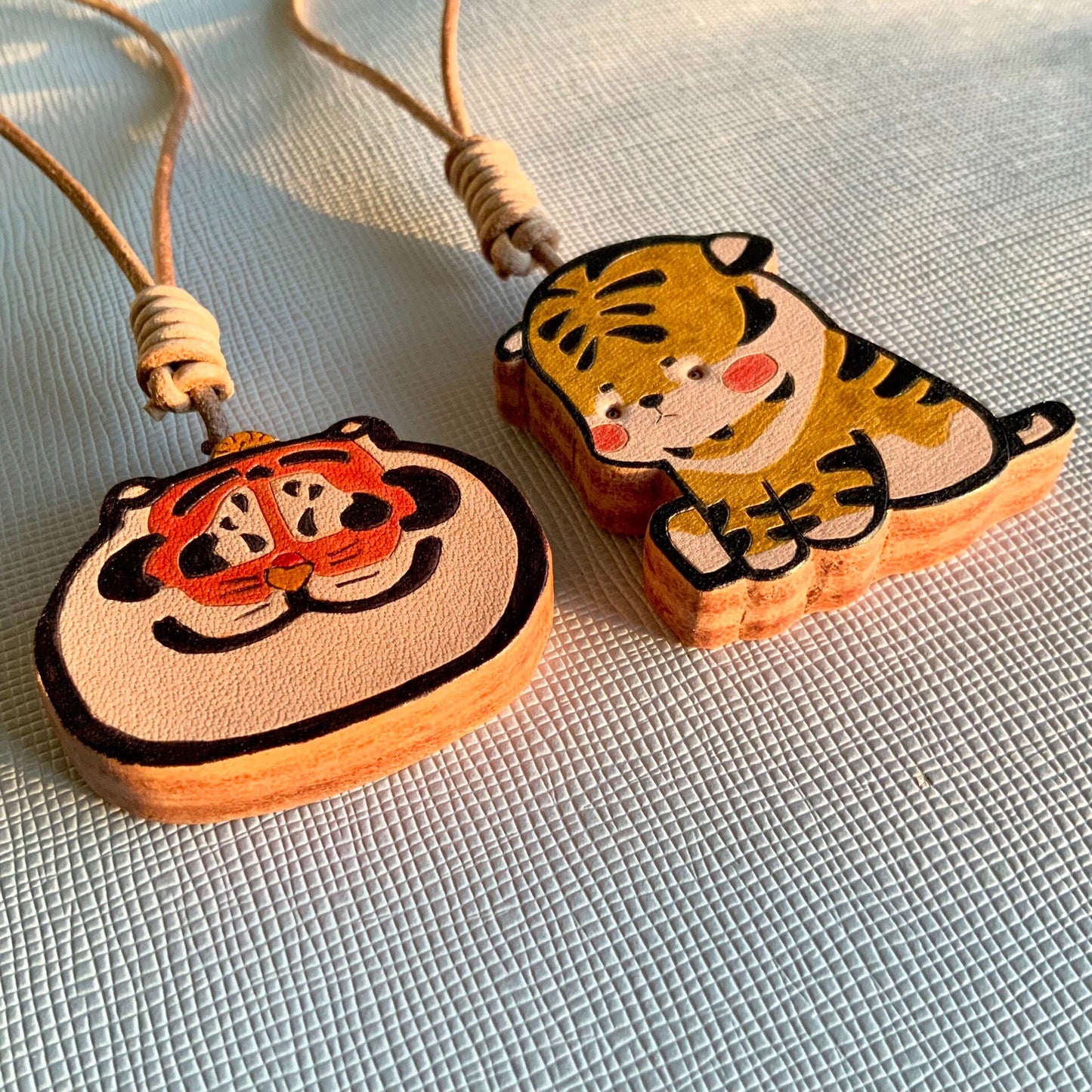 Hand-Painted Leather Tiger Charms for Journal Bag Key Phone
