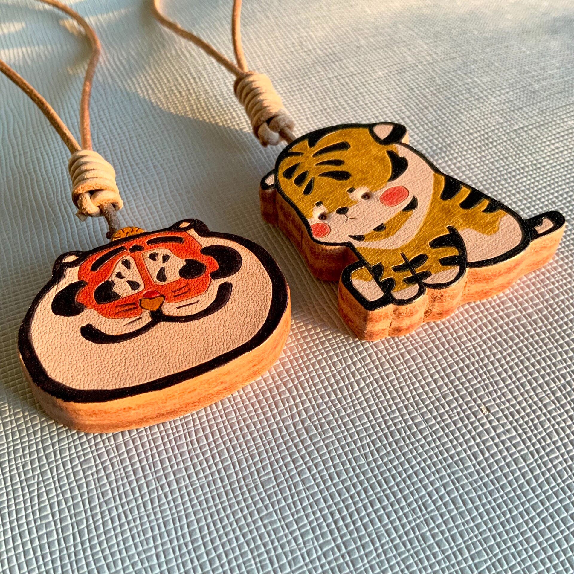Hand-Painted Leather Tiger Charms for Journal Bag Key Phone