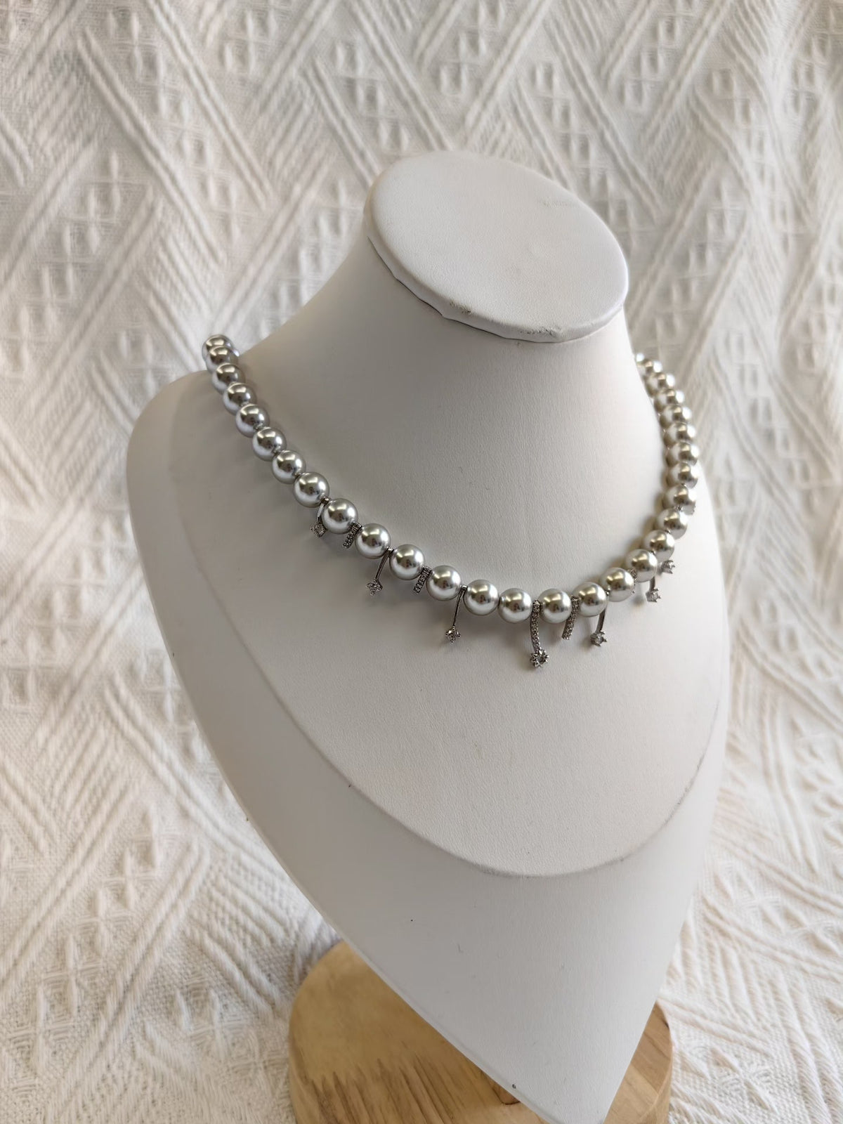 Collar de perlas de plata con colgantes de meteorito