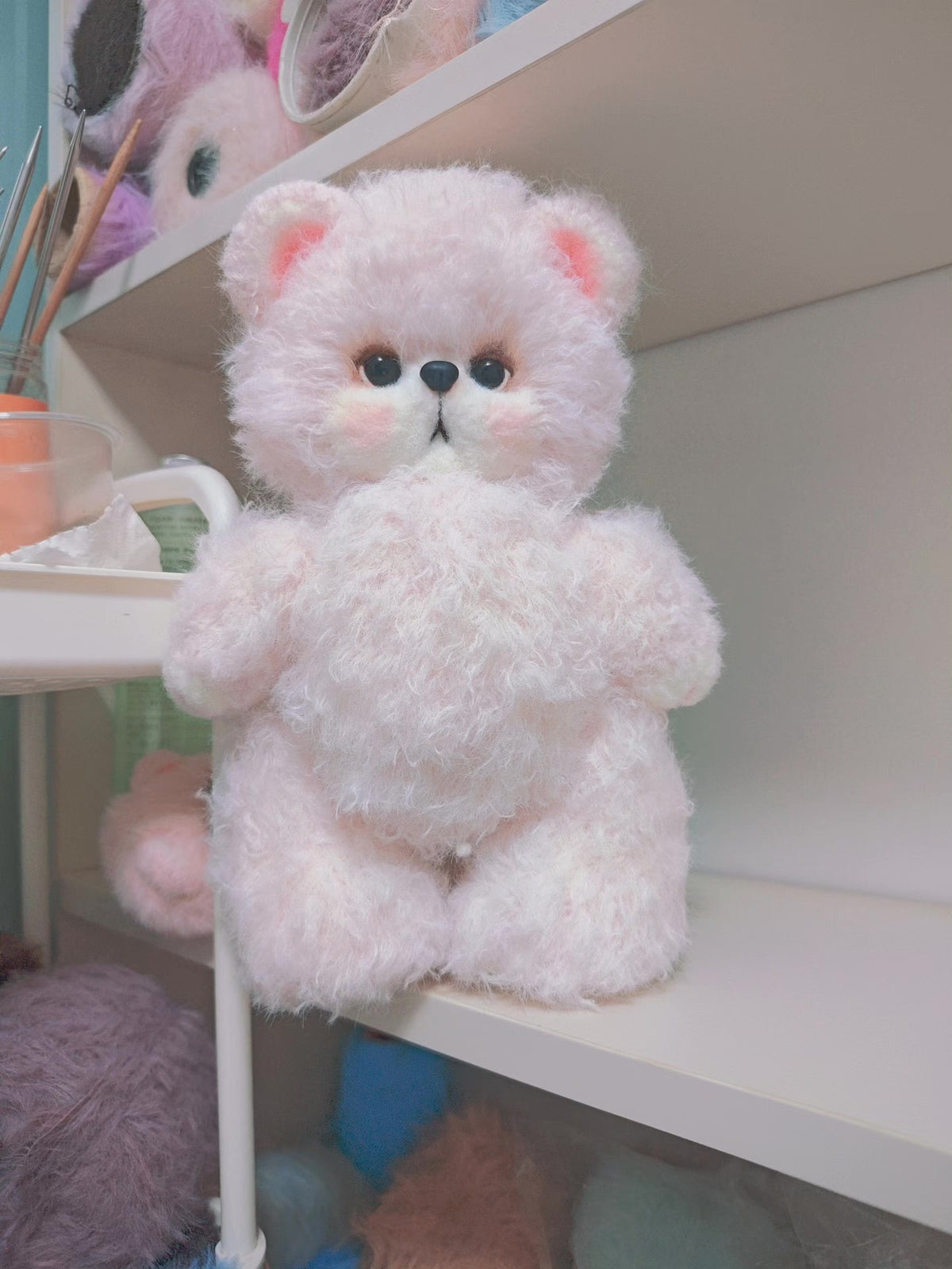 手編みカーリーウールくまのぬいぐるみ 22cm