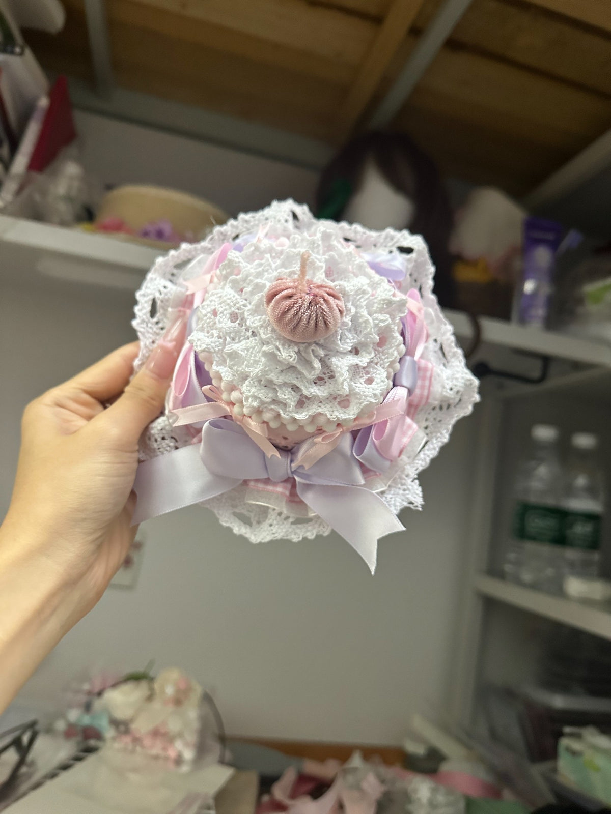 Mini Lolita cupcake-hatt i rosa och lila spets