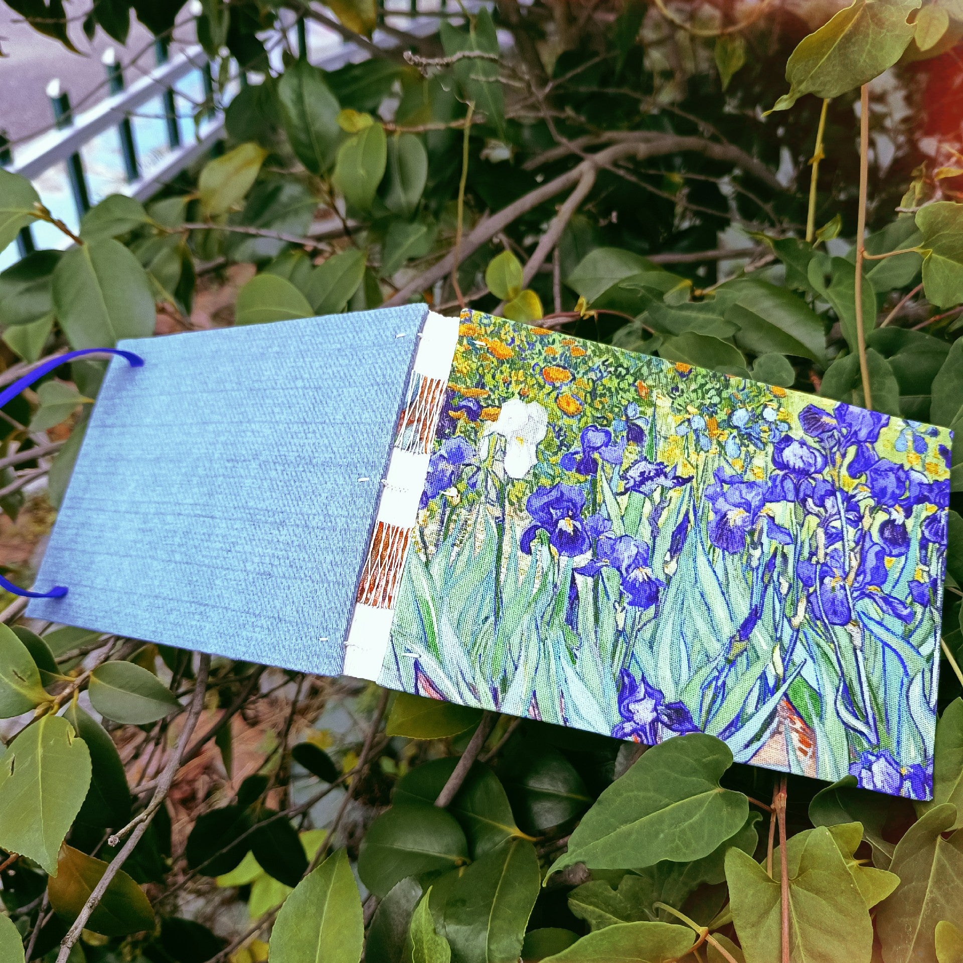 Iris Watercolor Sketchbook – 32k Thick Canvas, Coptic Stitch Binding, 300gsm Baohong Paper