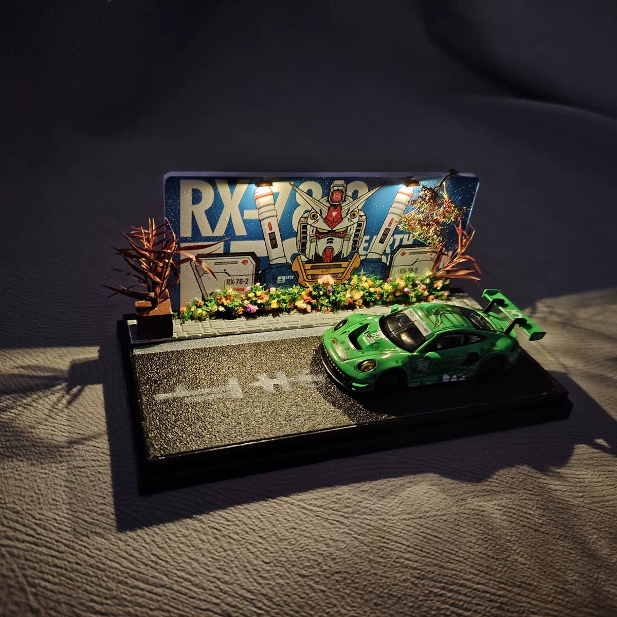 1:64 Gundam Diorama mit Porsche 911 GT3 RS