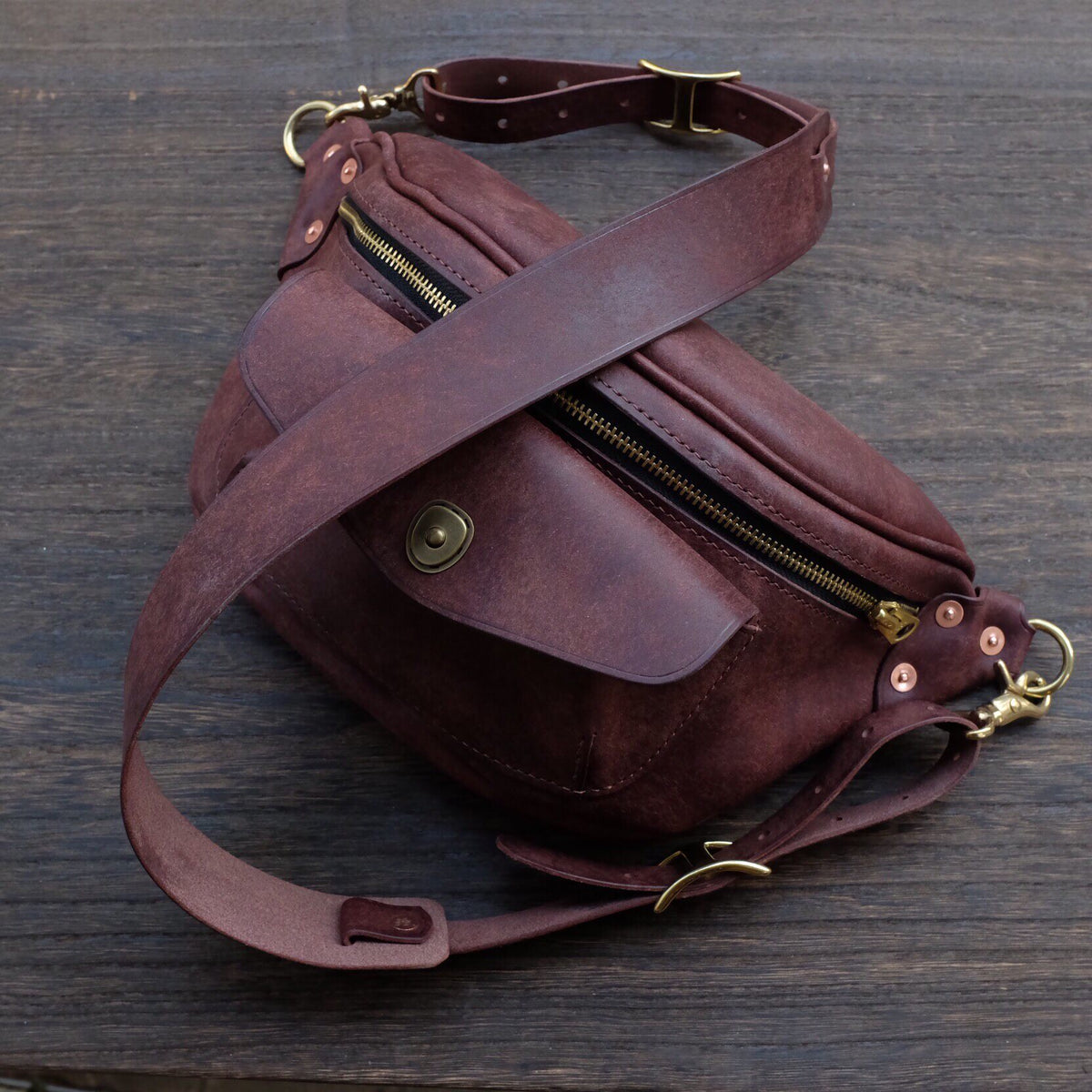American Retro Leather Chest Bag Large