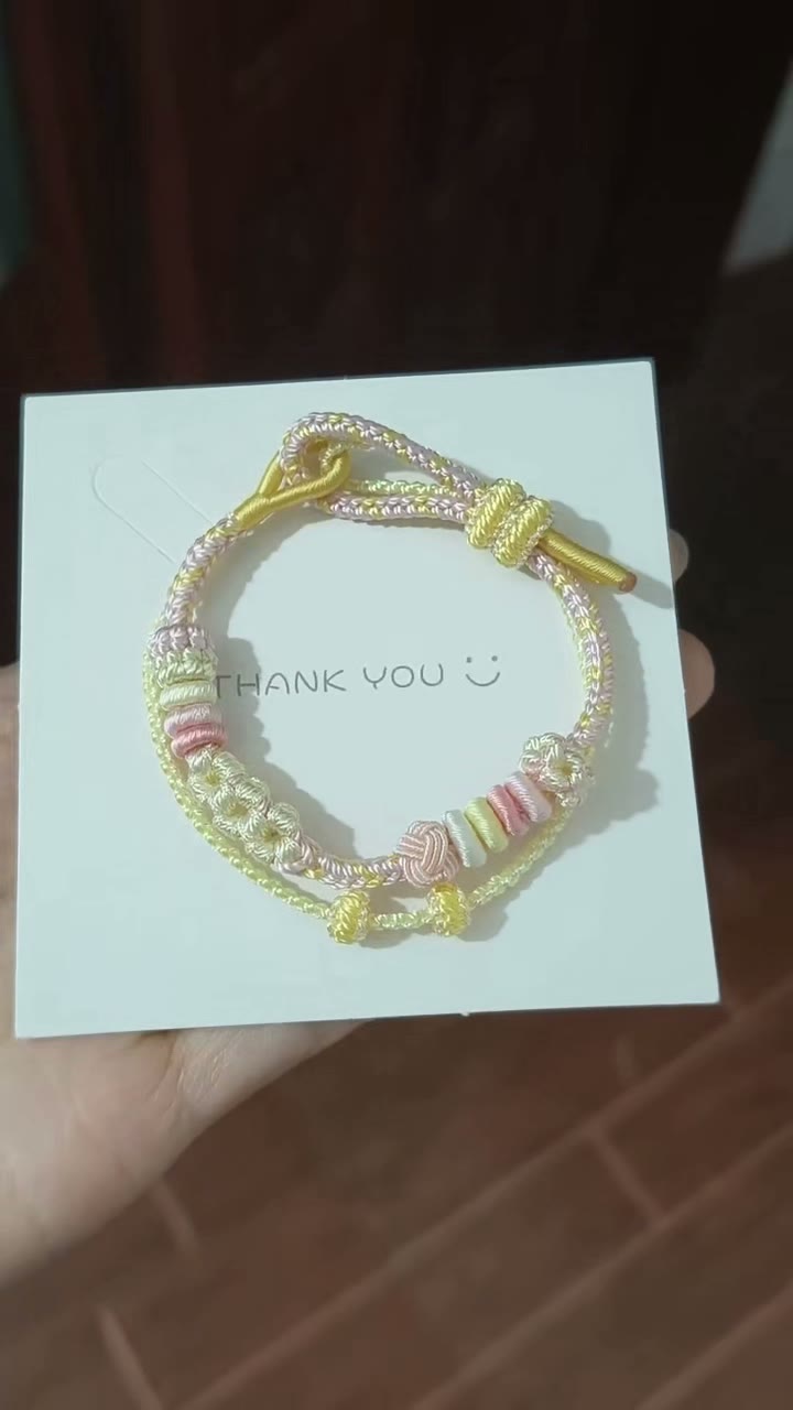 Handmade Gradient Braided Bracelet with Flowers