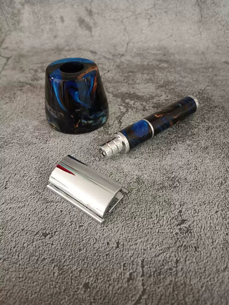 Double Edge Safety Razor with Blue Resin Handle