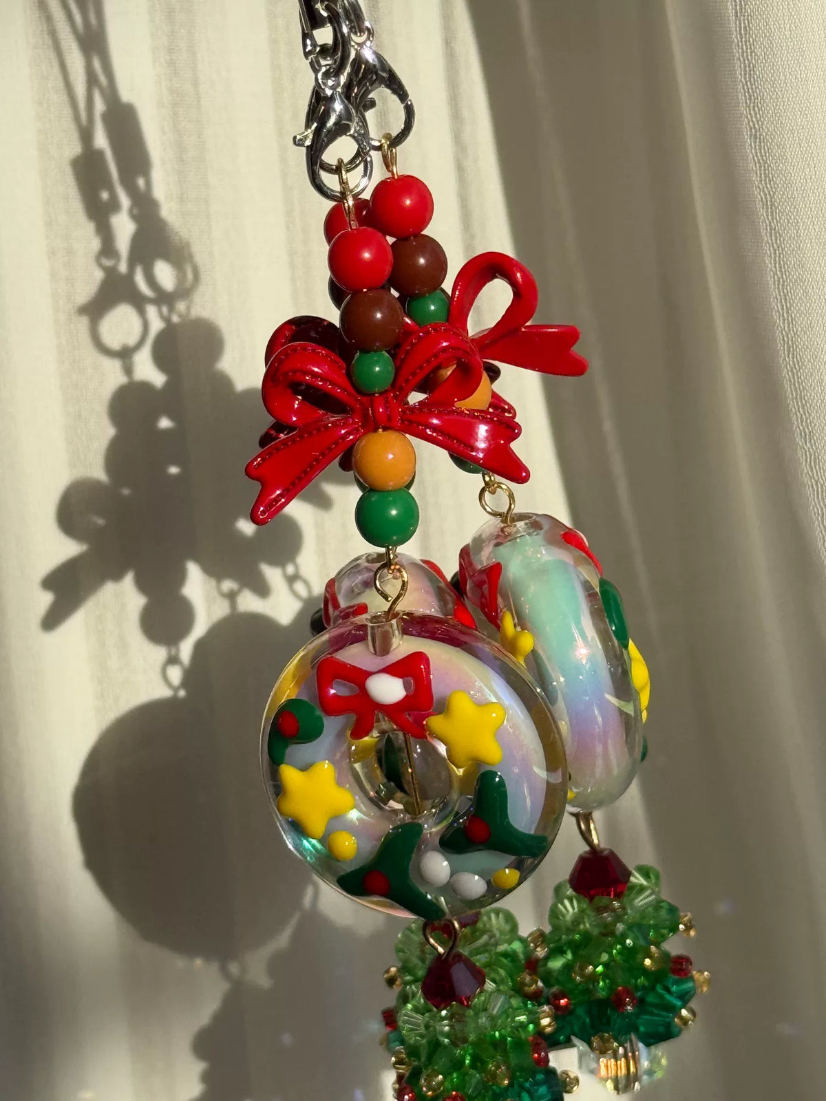 Correa de cuentas para Navidad para móvil y bolso hecha a mano