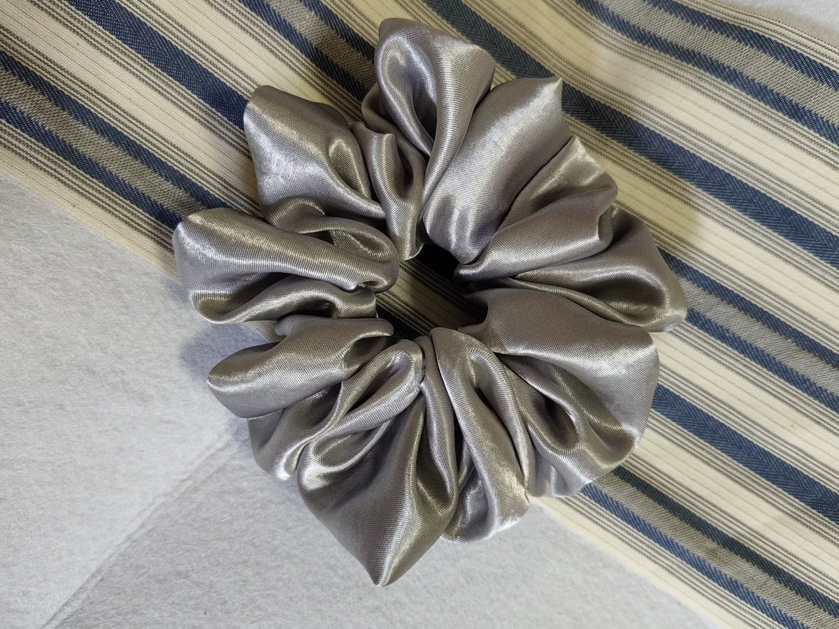 Elastico in raso grigio fatto a mano