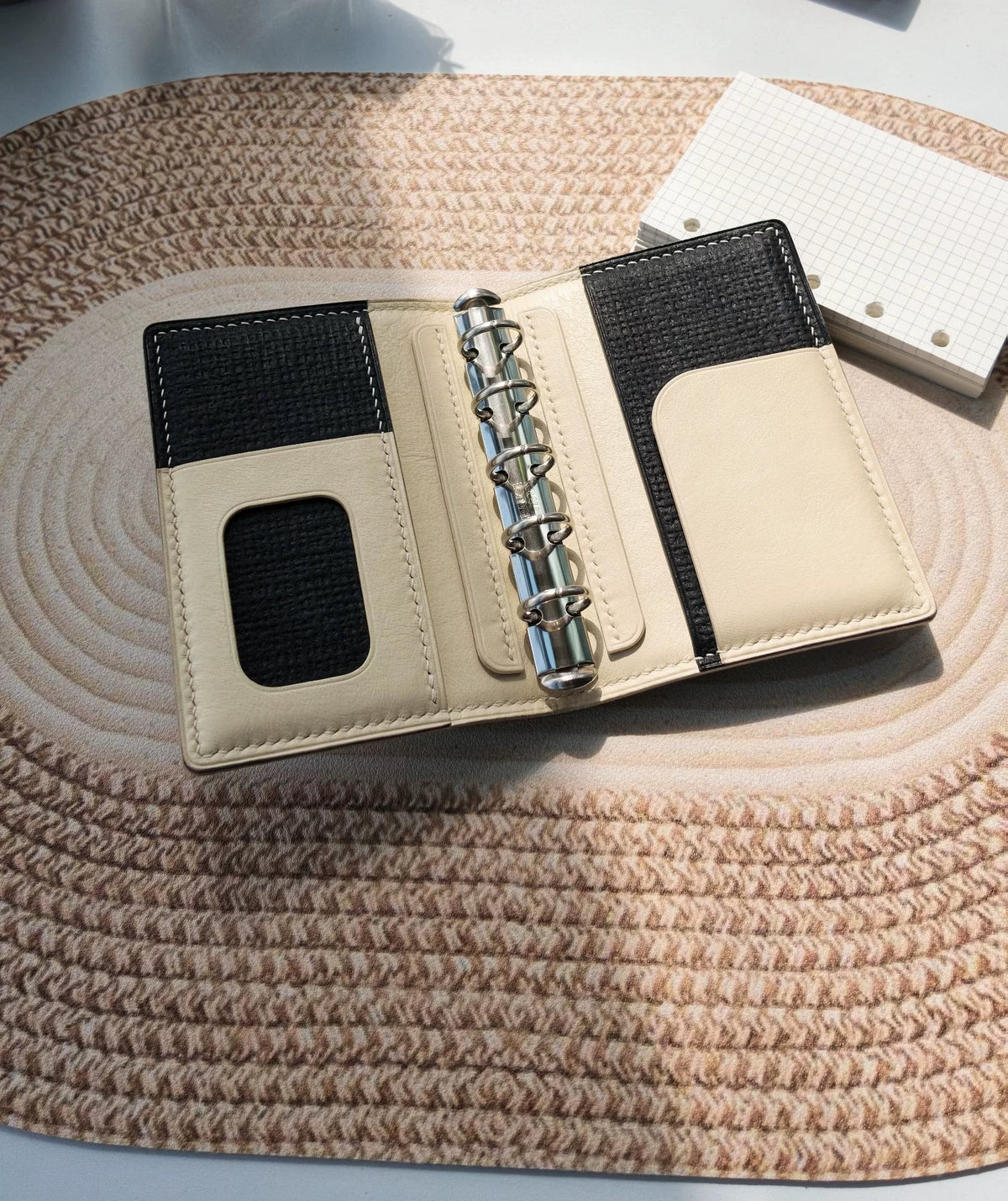 Schwarzer Leder-Sechs-Ring-Ordnercover