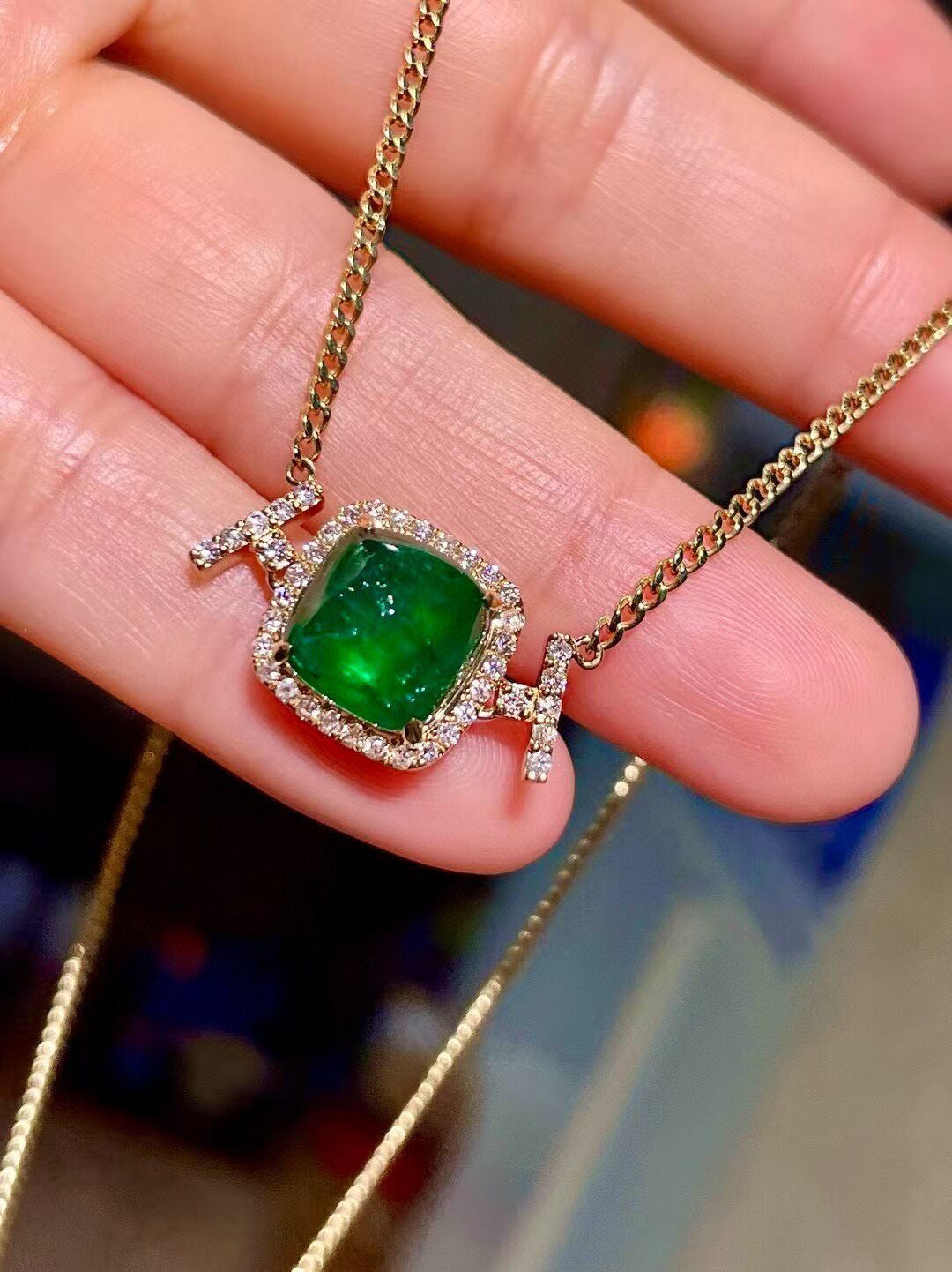 18K Gold Cushion-Cut Emerald and Diamond Pendant Necklace