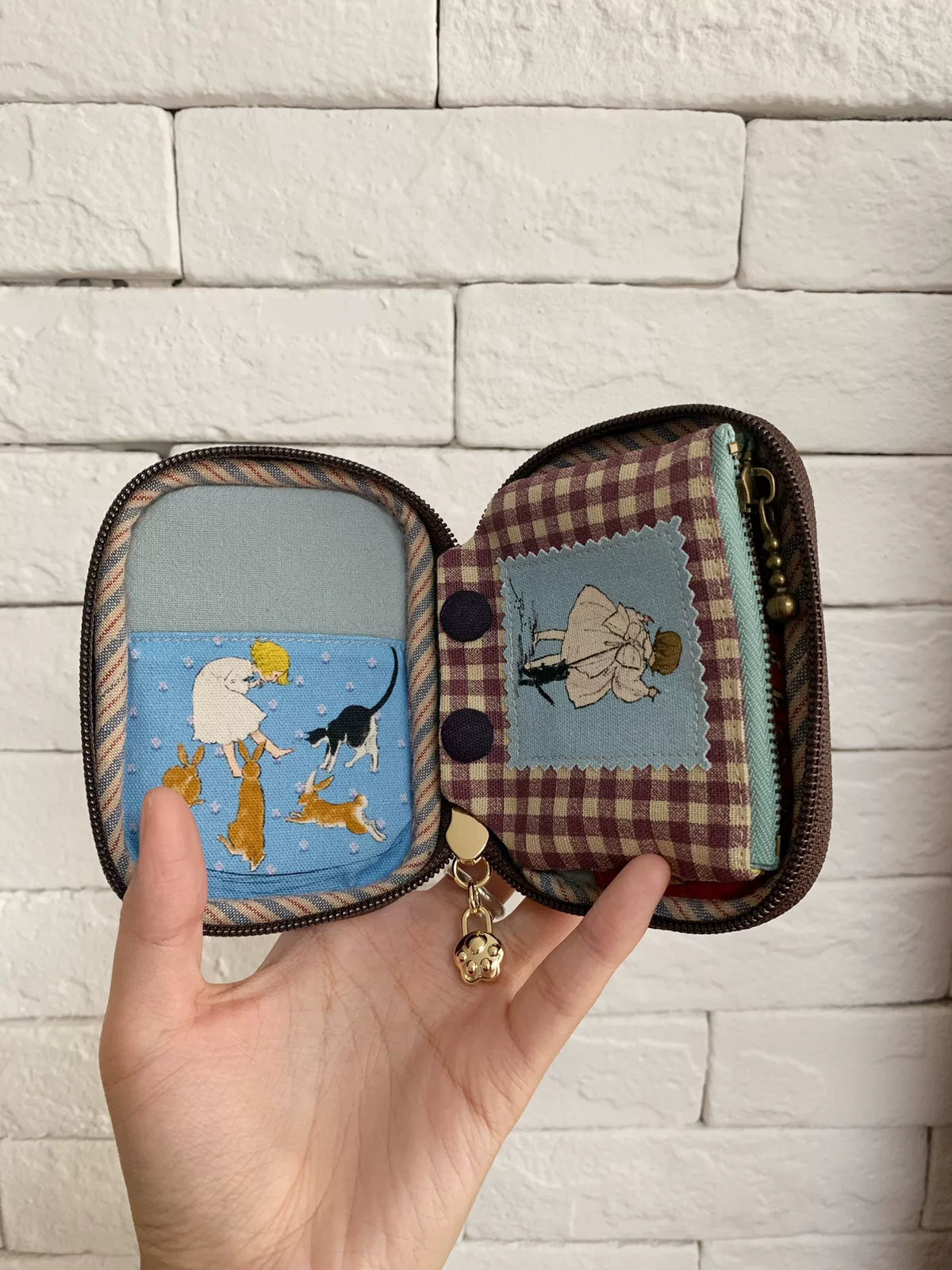Tapestry Oxford Zippered Pouch