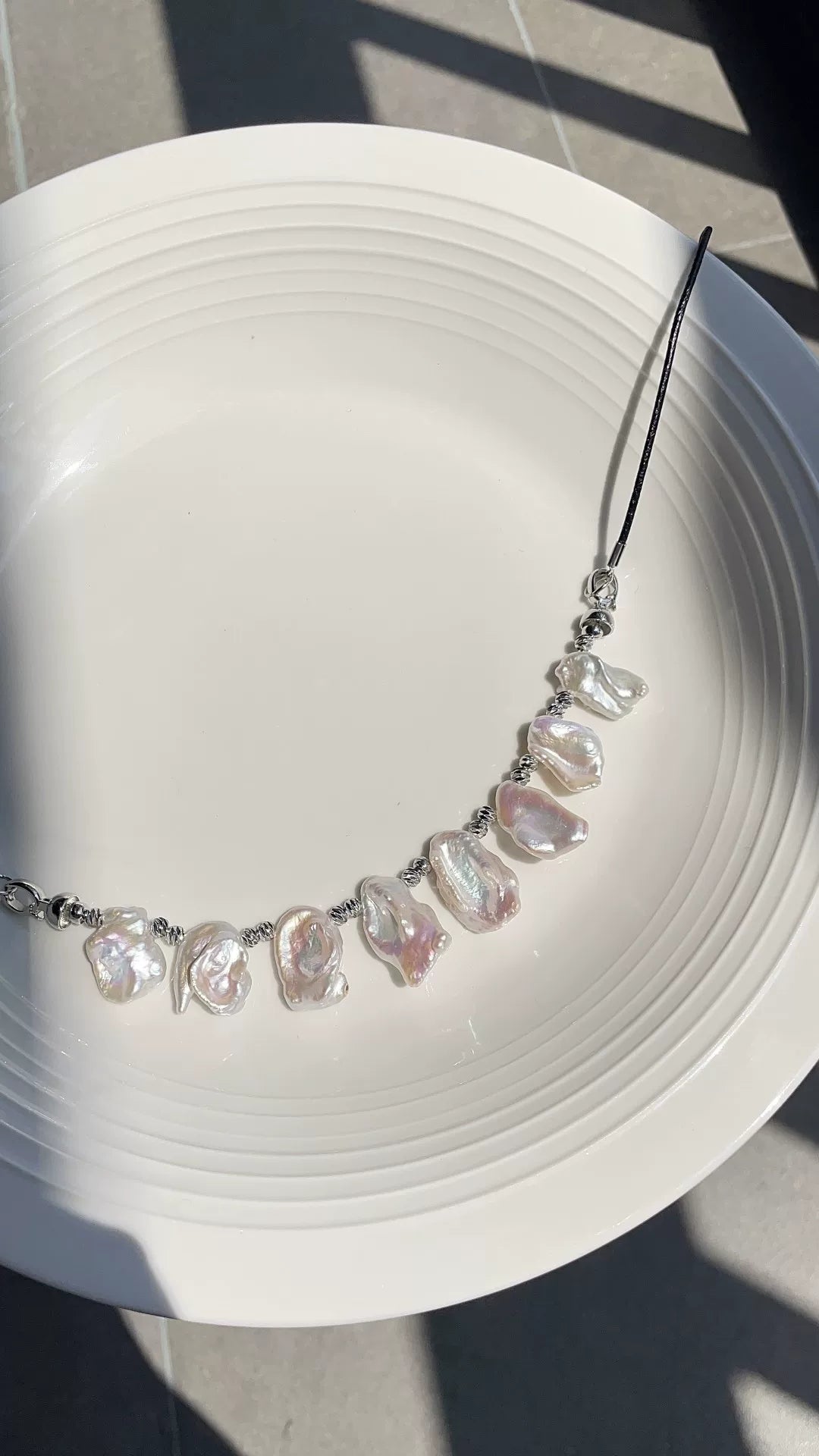 Omställbart halsband och armband med barockpärlor