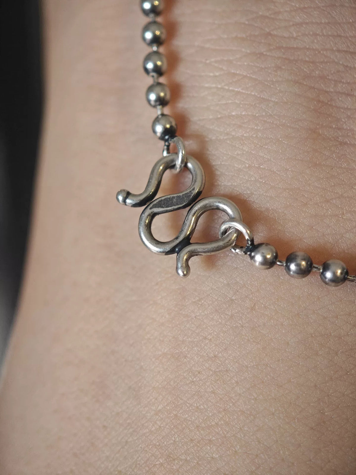Halsband med antik silverkulkedja 70 cm