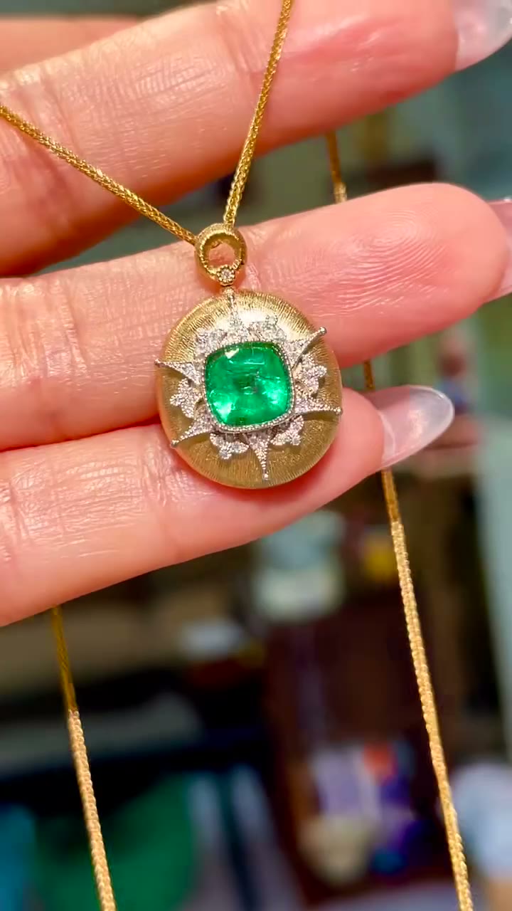 Emerald Diamond Pendant 18K Gold
