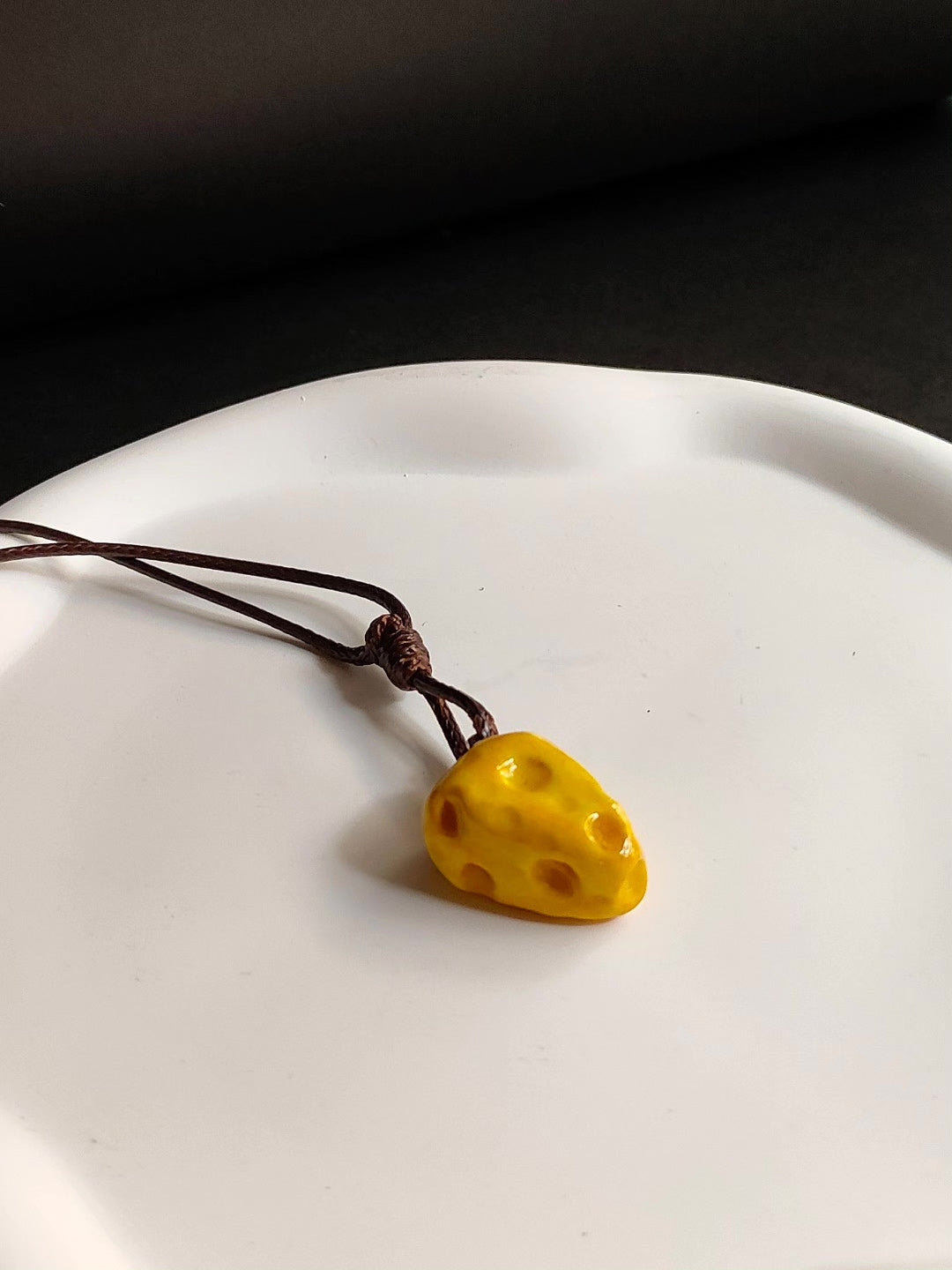 Kaashanger van steenplastic klei