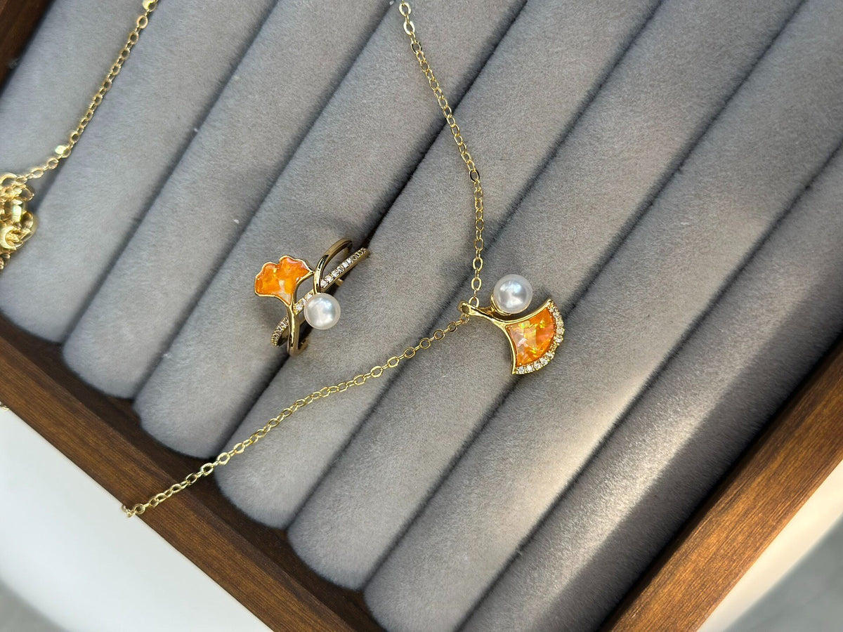 Luodian Ginkgo Leaf Pendant Necklace
