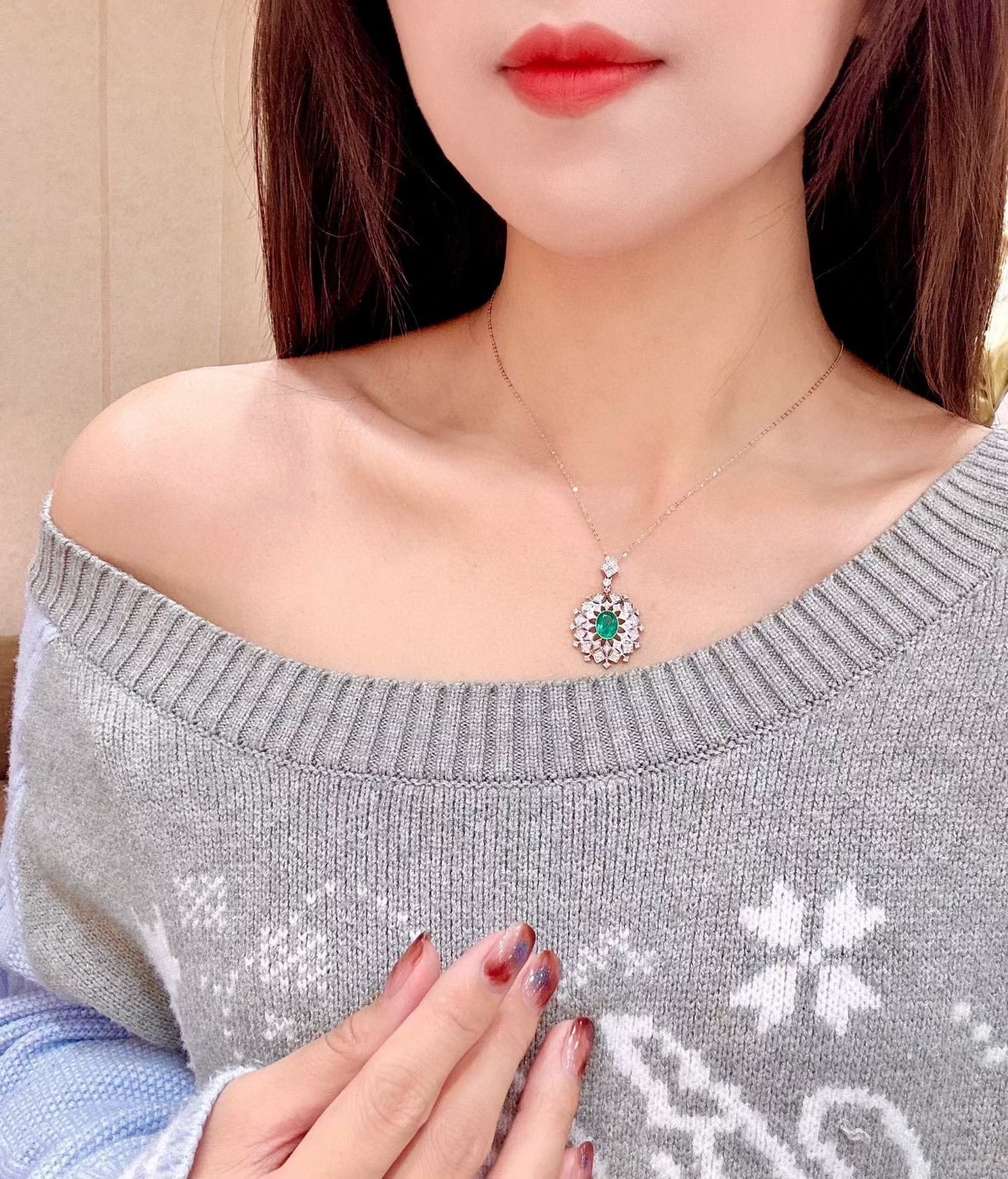 Pt950 Platinum 1.26ct Emerald and 0.53ct Diamond Halo Pendant