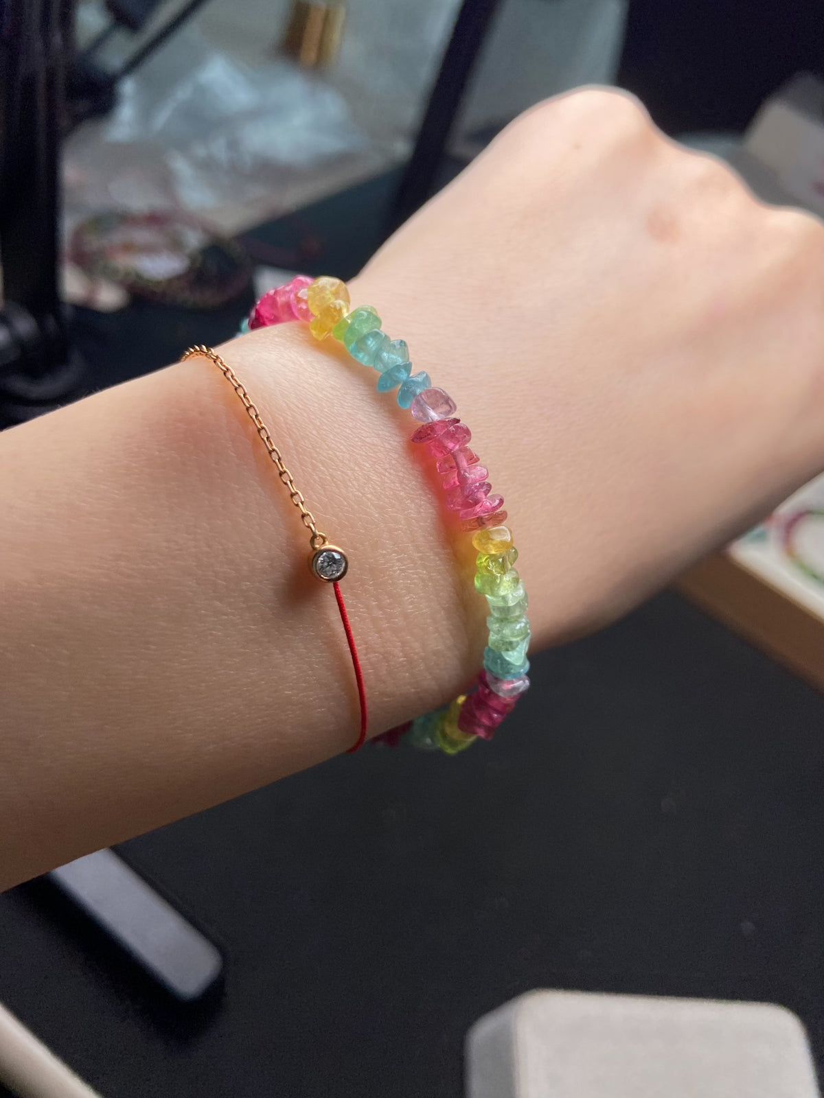 Turmalin-Chip-Perlenarmband Regenbogen
