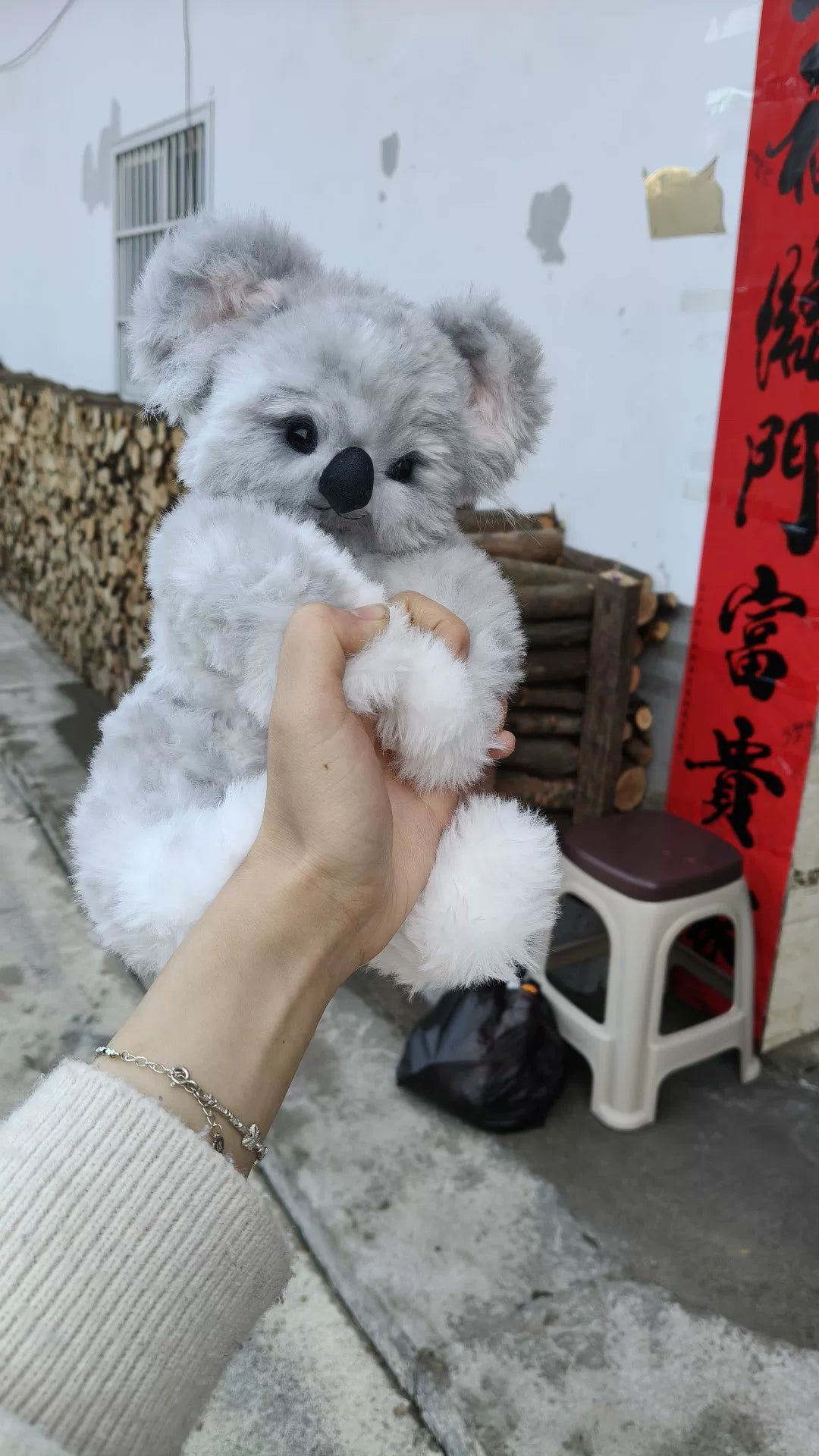 Peluche Koala Chibi Artisanale en Fausse Fourrure Grise