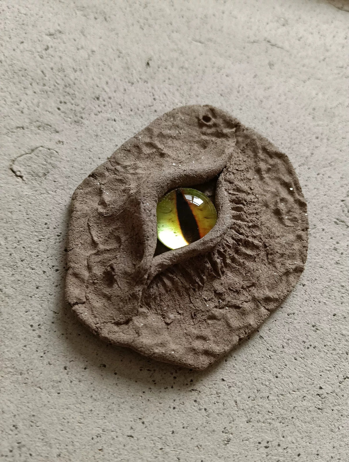 ハンドメイド ストーンアイトーテムペンダント