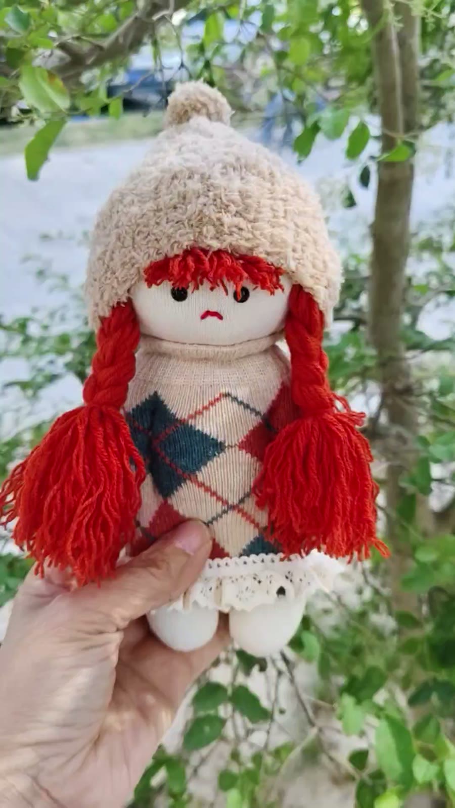 Boneca de Meia Feminina com Tranças Laranjas