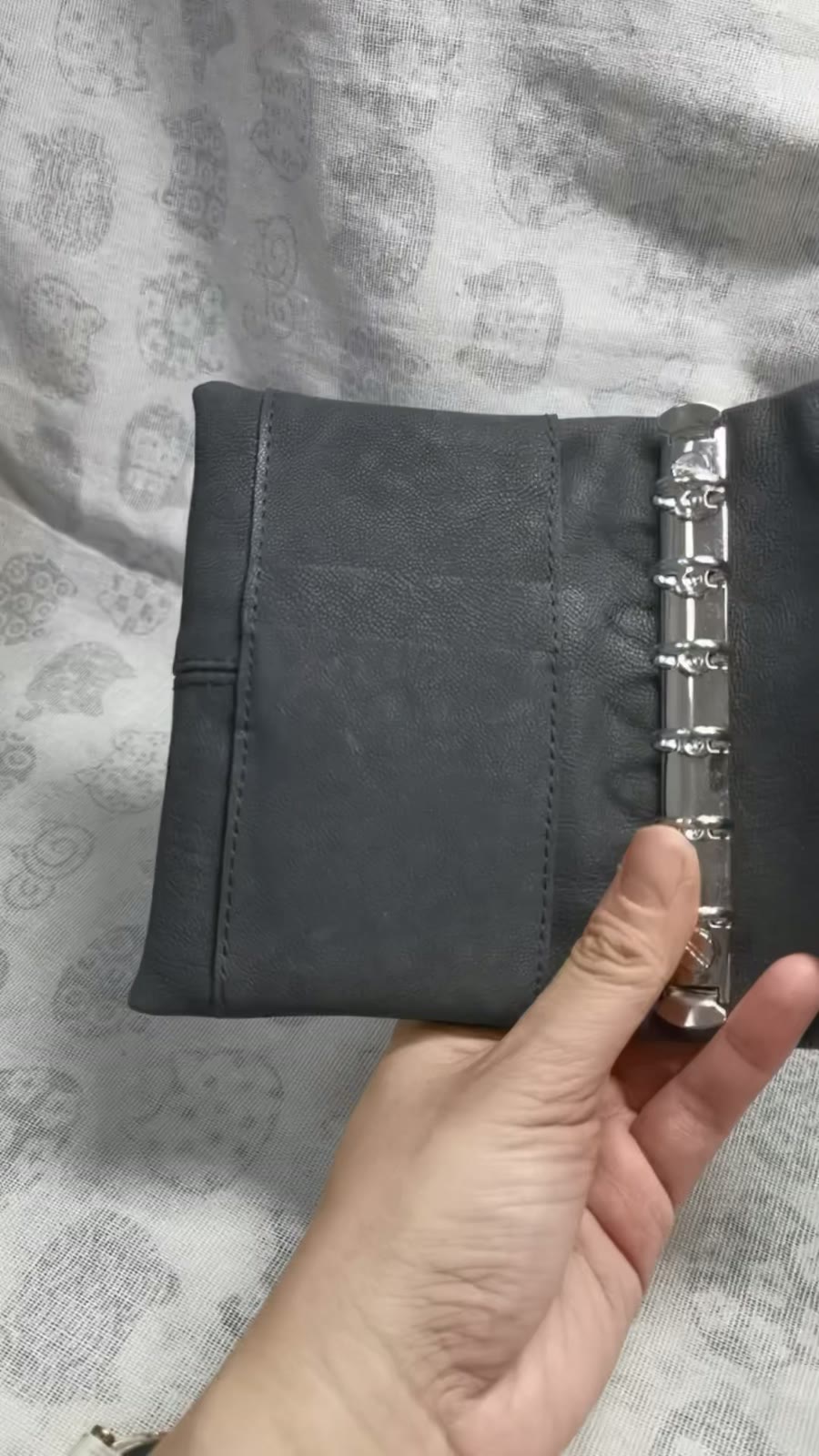 Capa para Agenda de Anéis A7 em Couro de Cabra Preto