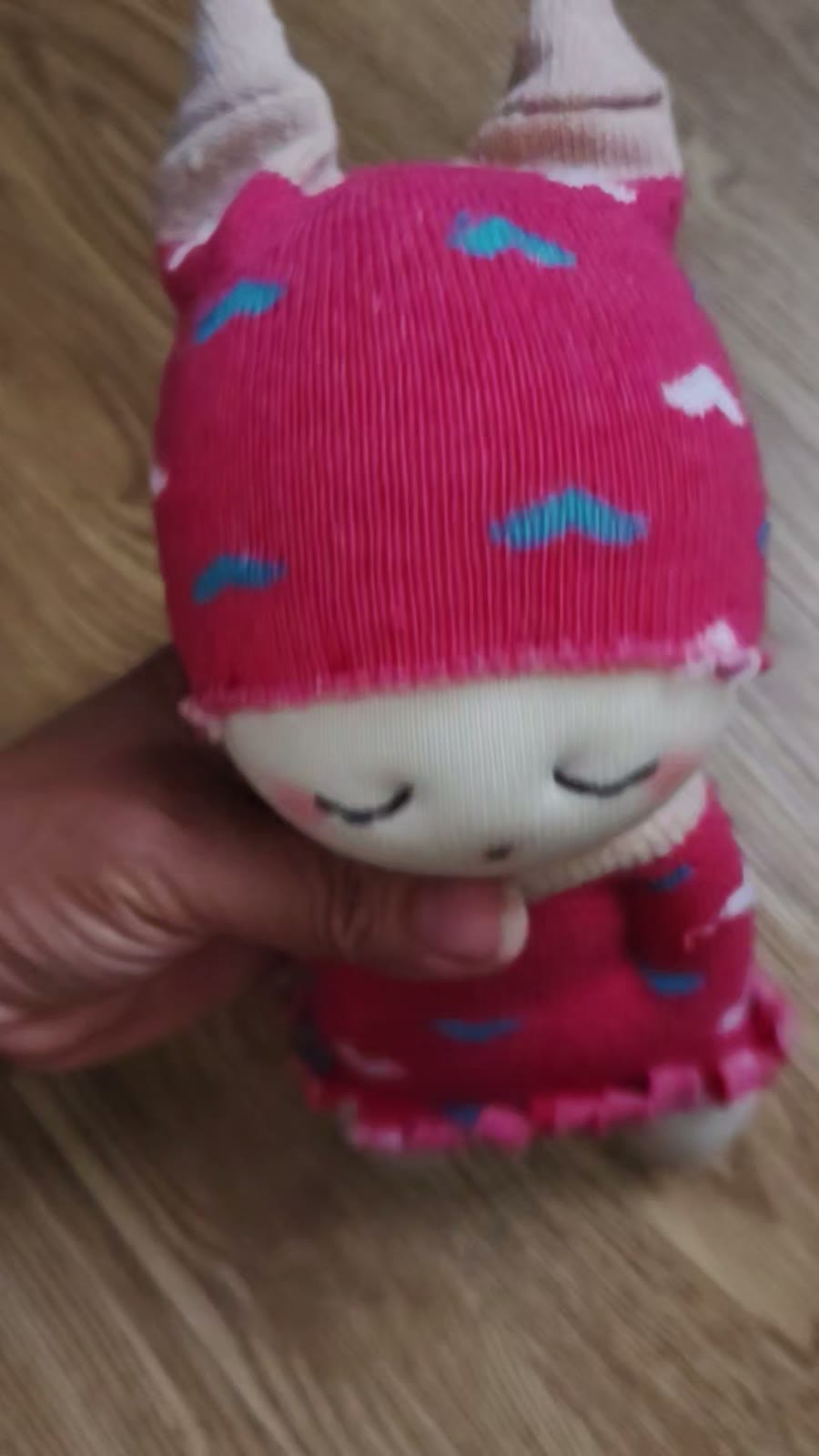 Poupée chaussette tricotée rose 20 cm