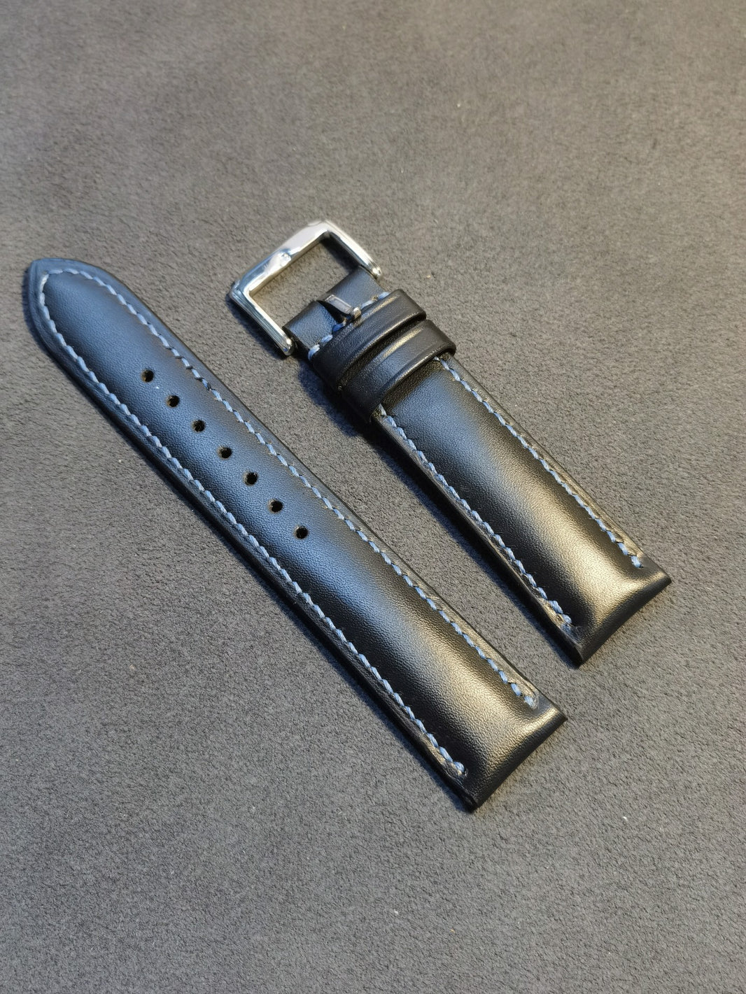 965417843590 - Image 1