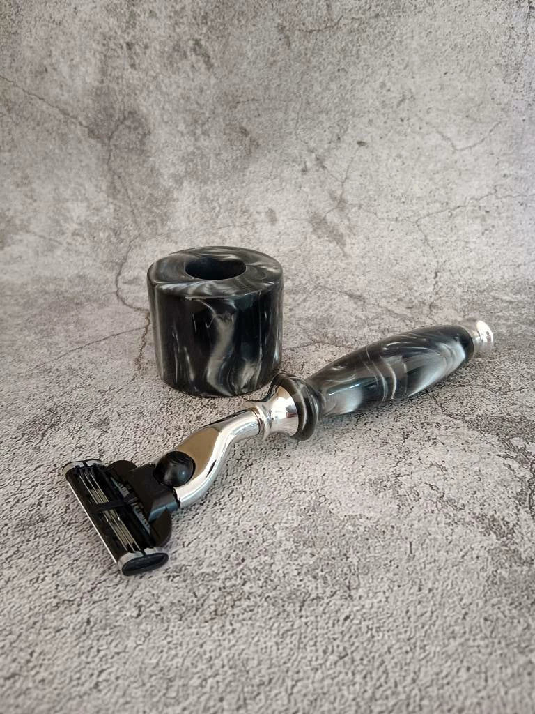 Manual Safety Razor with Alumilite Resin Handle