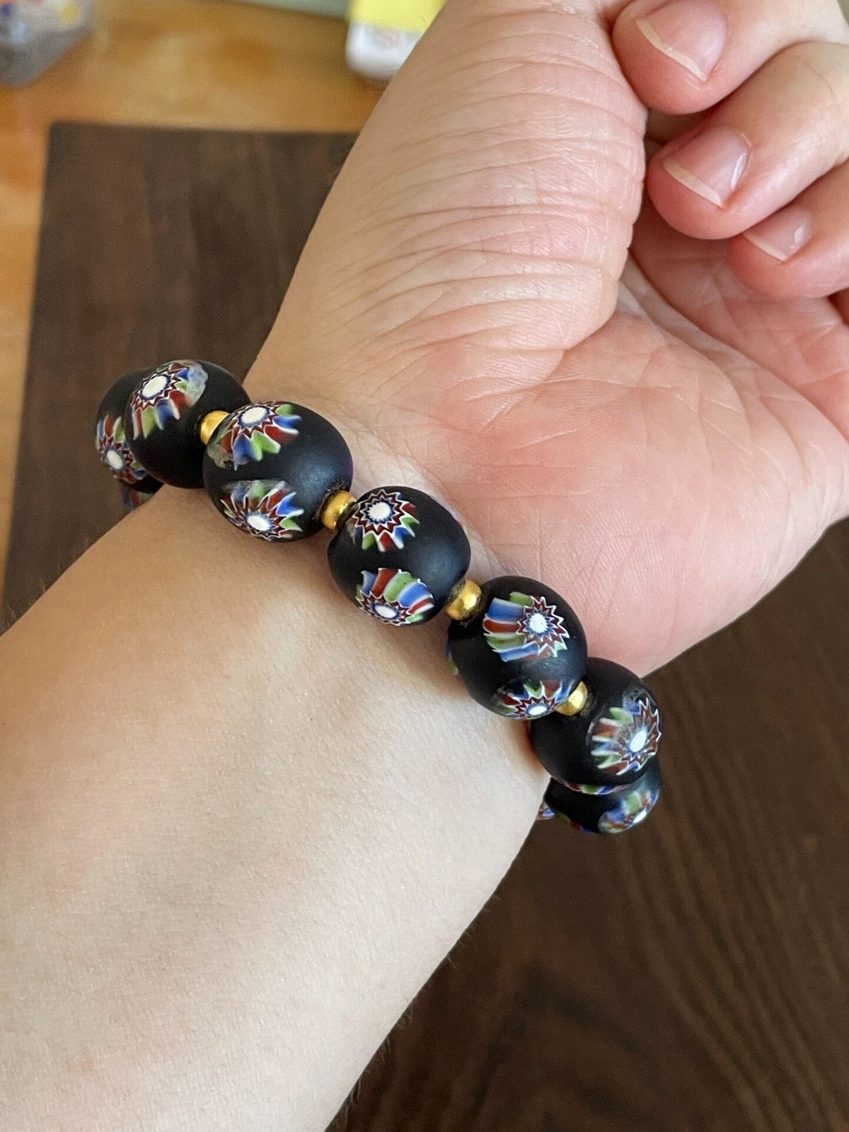 Liuli Glass Bead Bracelet Black Floral