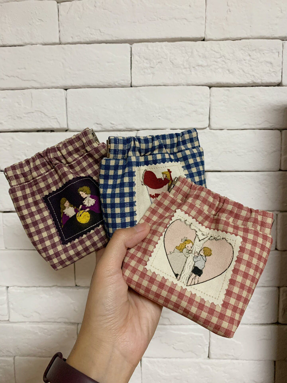 Spring Frame Pouch with Checkered Fabric