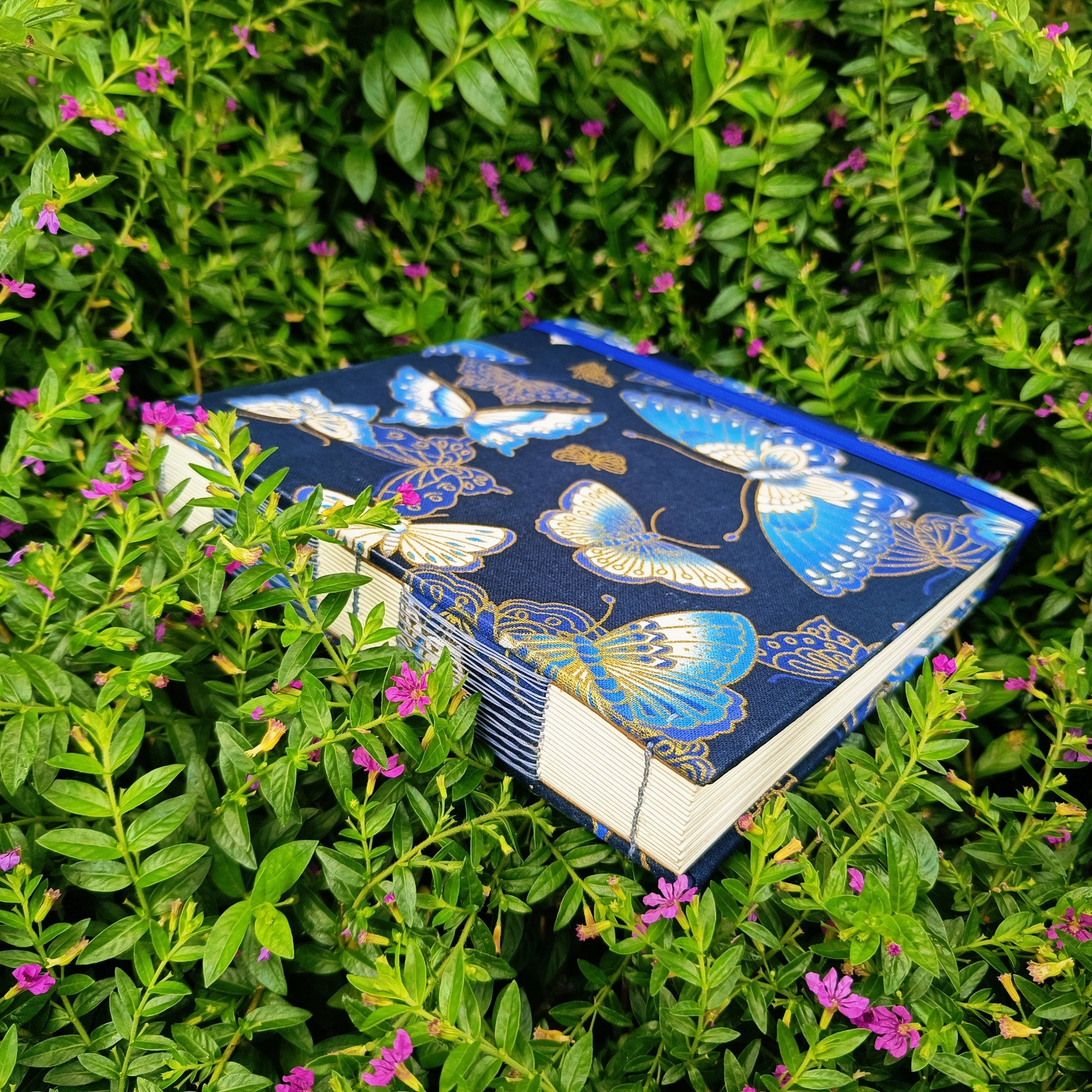 Hand-Stitched Watercolor Sketchbook, 19cm Square, 46 Pages, 300gsm Paper