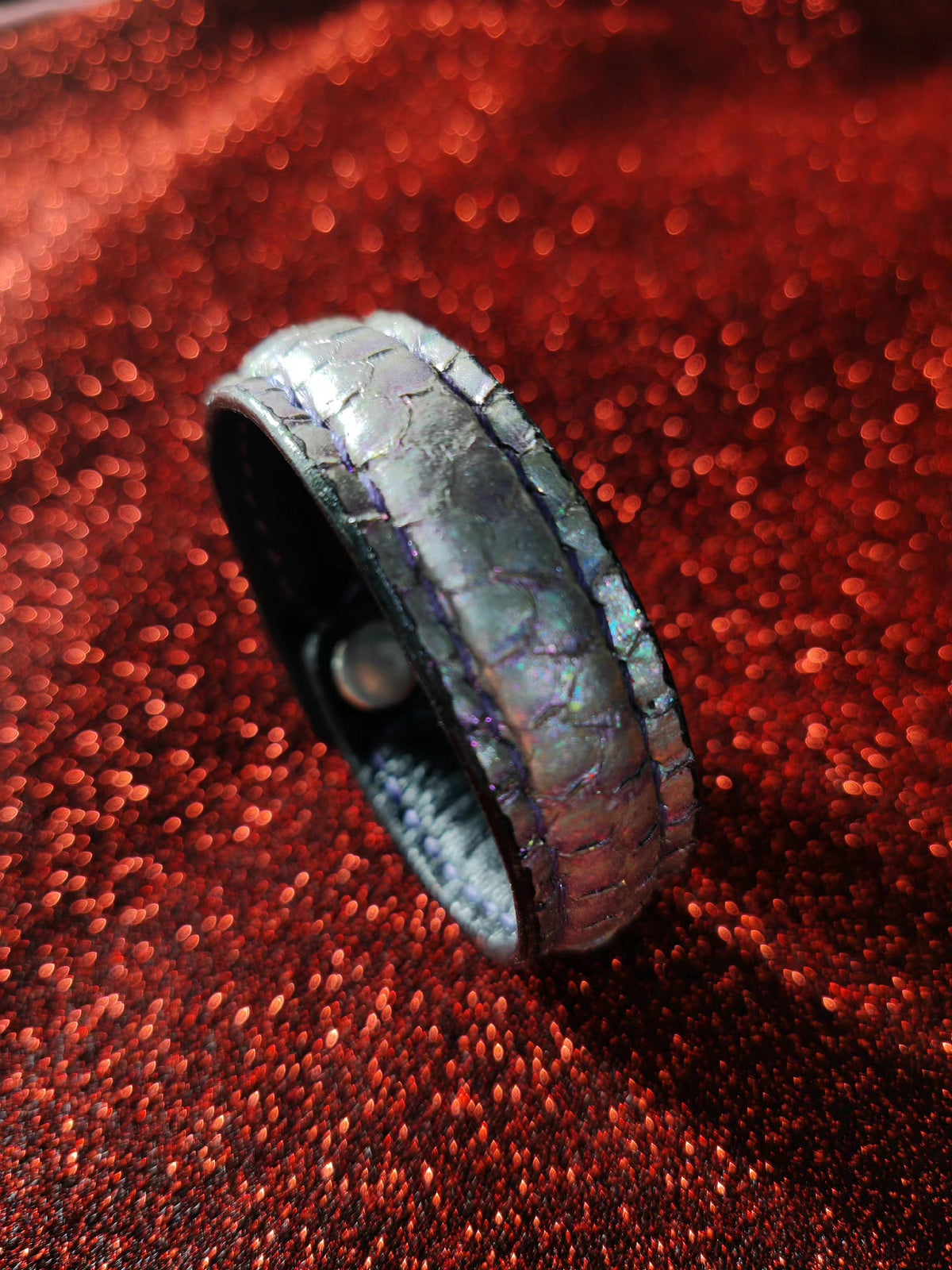Cuff armband van echt slangenleer met iriserend effect