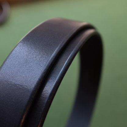 Black Leather Belt with 4.0-4.5mm Thickness and Single-Prong Buckle