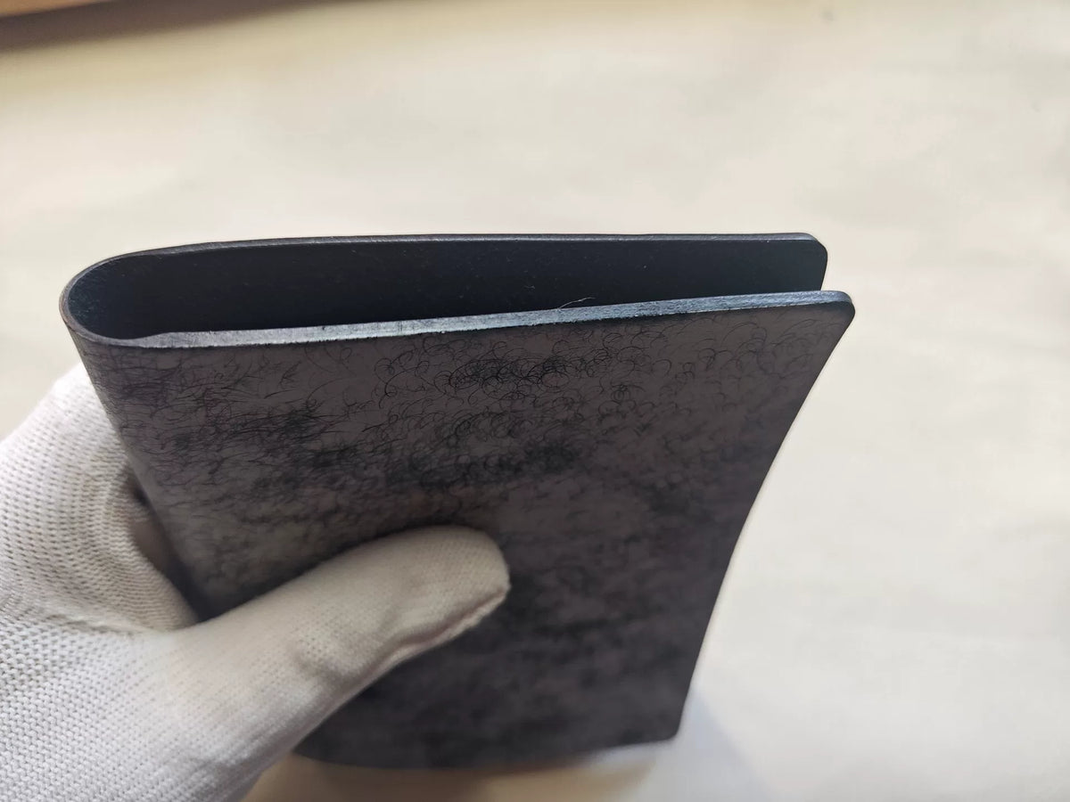 Copertina per taccuino A7 in pelle con cera nera e 13 anelli